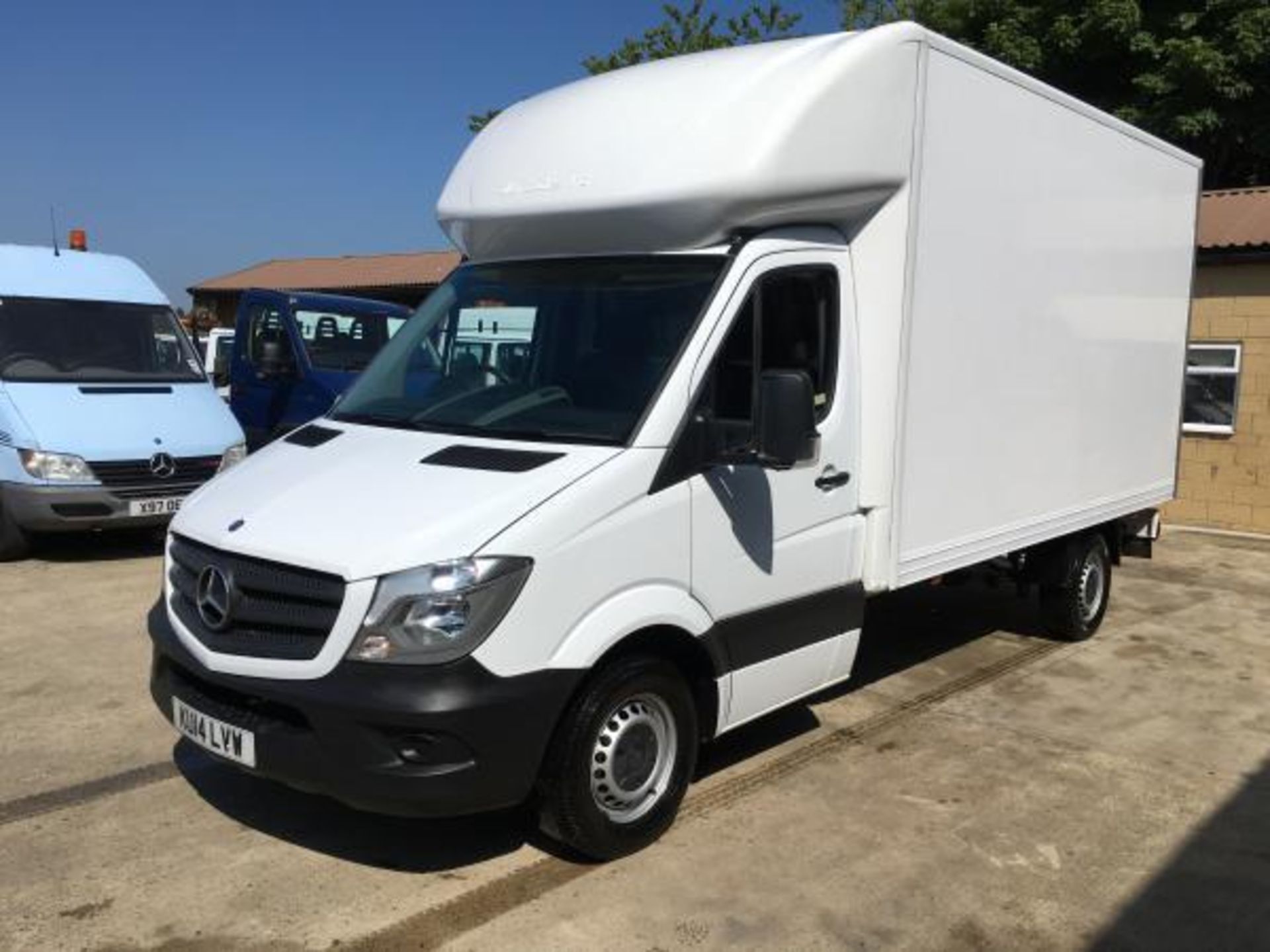 2014/14 REG MERCEDES-BENZ SPRINTER 313 CDI WHITE DIESEL LUTON VAN, SHOWING 0 FORMER KEEPERS - Image 2 of 12