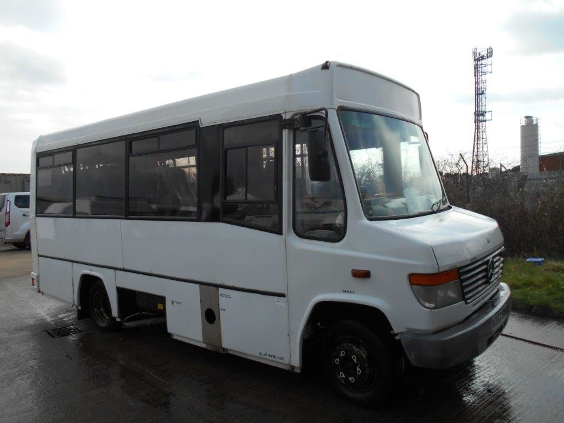 2000/W REG MERCEDES VARIO 614 WHITE DIESEL MINIBUS AUTO BOX, FULL SERVICE HISTORY *PLUS VAT*