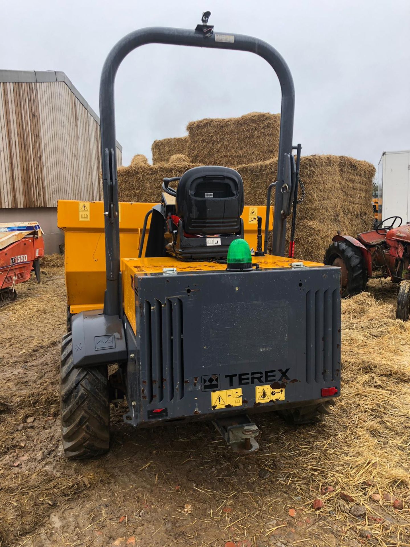 2014 TEREX 3 TONNE STRAIGHT TIP SKIP DUMPER, RUNS WORKS AND TIPS *PLUS VAT* - Image 5 of 6