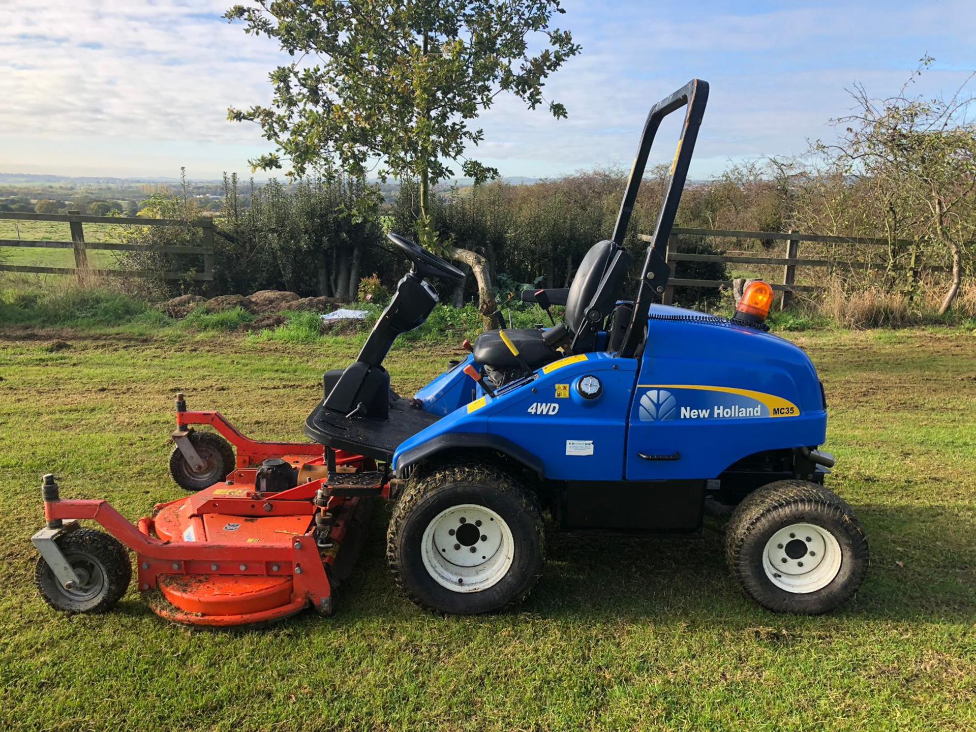 2010/60 REG NEW HOLLAND MC35 4WD RIDE ON LAWN MOWER LOW HOURS *PLUS VAT* - Image 7 of 21