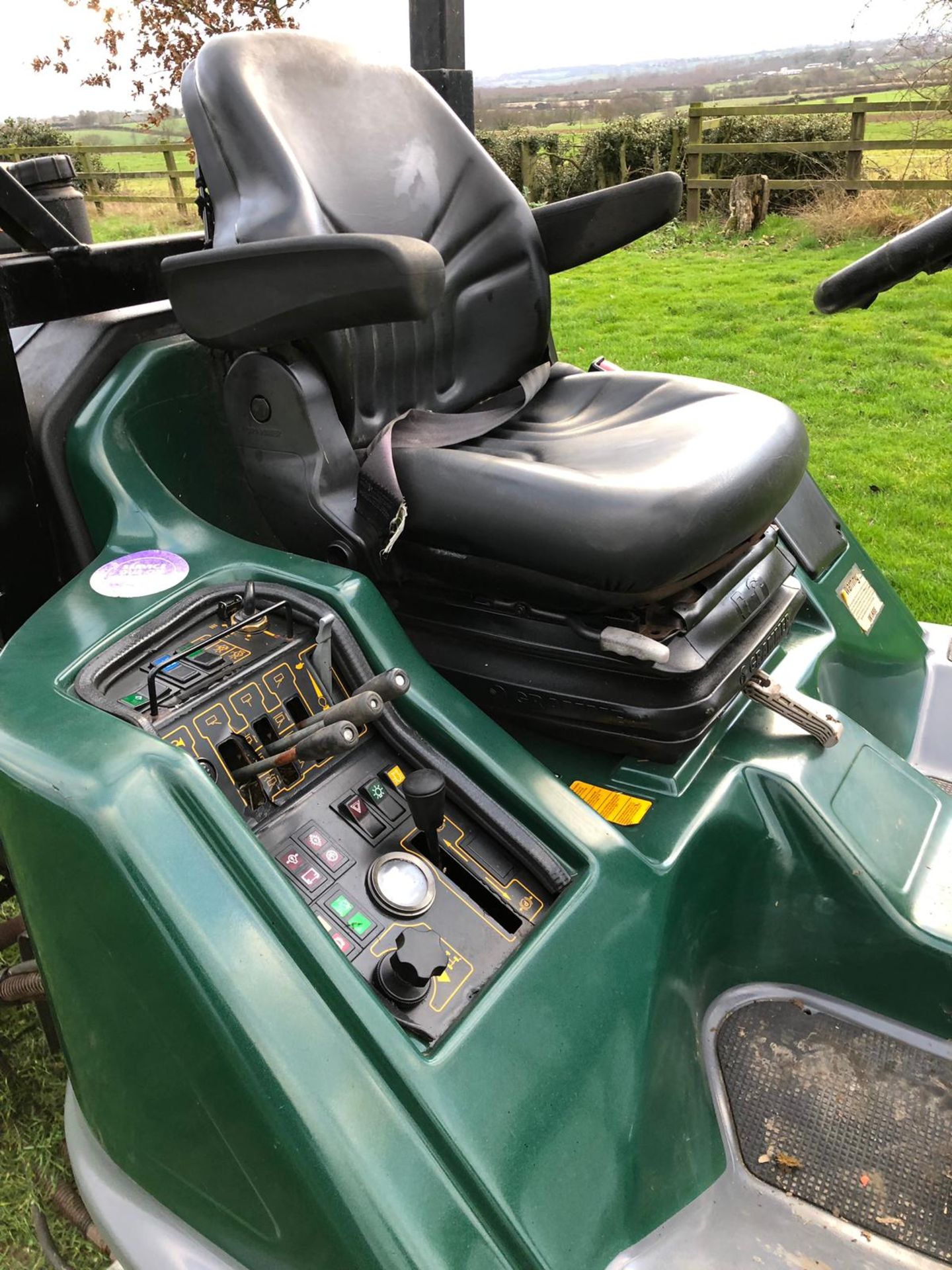 2009/09 REG HAYTER LT324 GREEN DIESEL RIDE ON LAWN MOWER, SHOWING 1 FORMER KEEPER *PLUS VAT* - Image 15 of 16