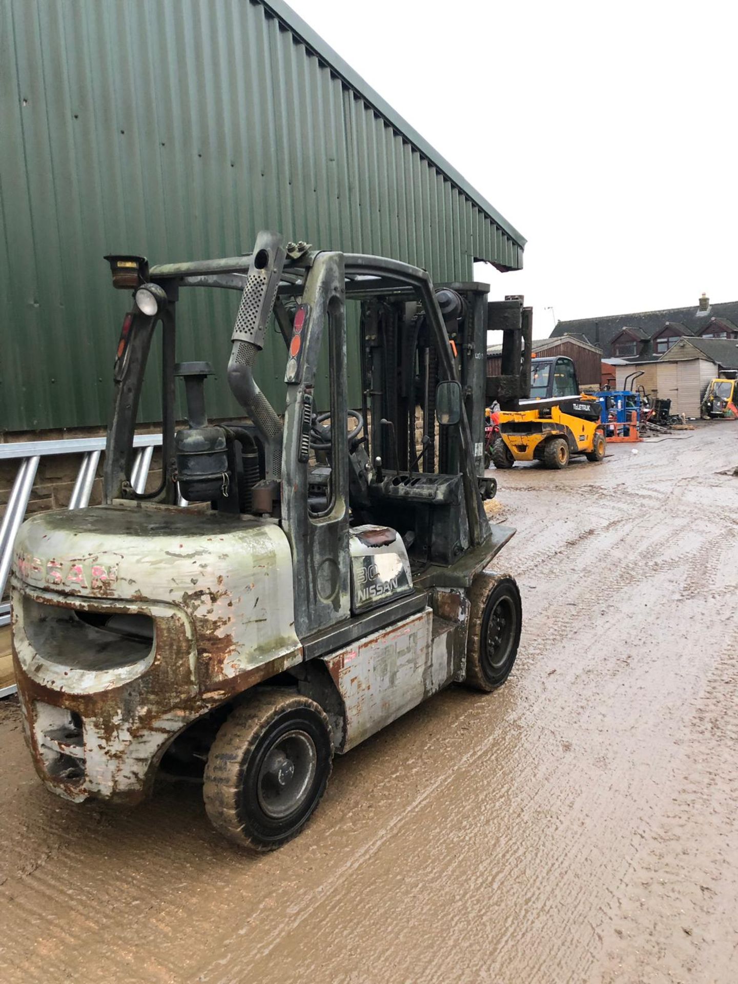 2007 NISSAN 30 DIESEL FORKLIFT 3 TONNE TRIPLE MAST WITH SIDE SHIFT *PLUS VAT* - Image 2 of 8