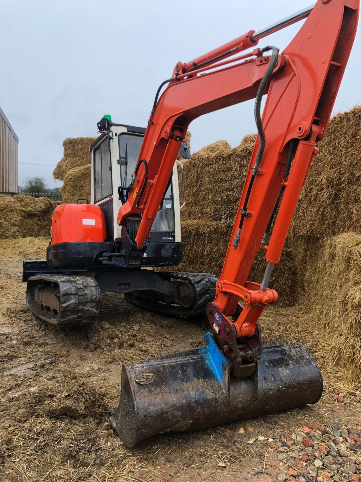2010 KUBOTA U50-3 5 TONNE TRACKED DIGGER / EXCAVATOR WITH 3X BUCKETS, RUNS WORKS AND DIGS *PLUS VAT* - Image 3 of 9
