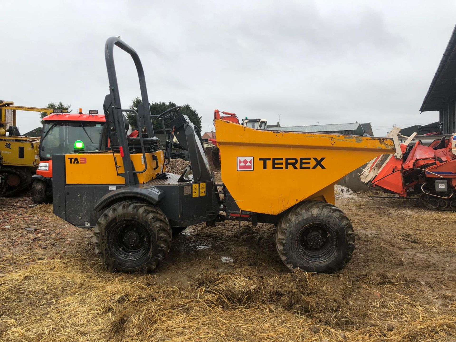 2014 TEREX 3 TONNE STRAIGHT TIP SKIP DUMPER, RUNS WORKS AND TIPS *PLUS VAT*