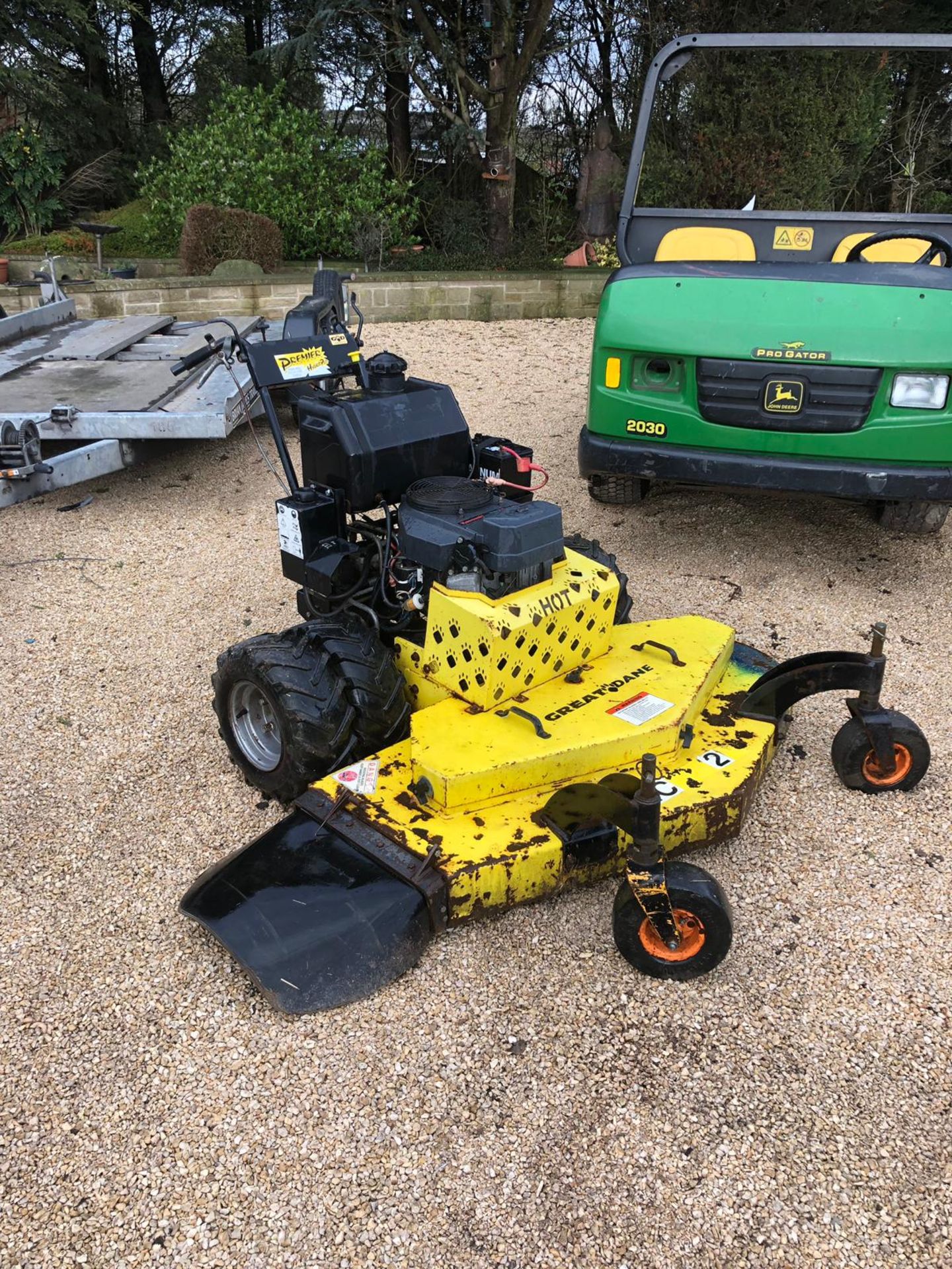 GREAT DANE 48 INCH WALK BEHIND LAWN MOWER, RUNS WORKS AND CUTS *NO VAT*