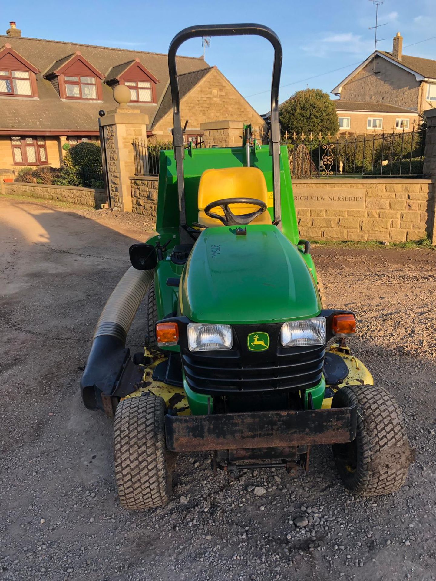 2010/10 REG JOHN DEERE X748 4X4 RIDE ON LAWN MOWER, RUNS WORKS AND CUTS *PLUS VAT* - Image 2 of 7