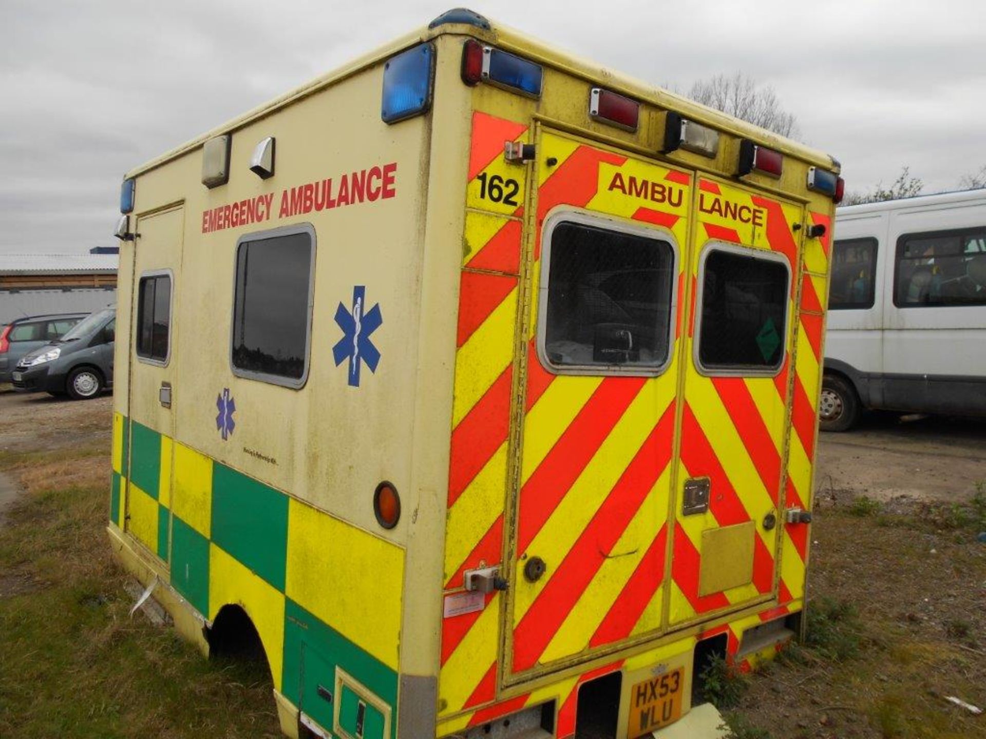 OLD AMBULANCE UNIT REAR SHELL, REMOVED FROM A MERCEDES SPRINTER 416 - NO RESERVE *PLUS VAT* - Image 2 of 3