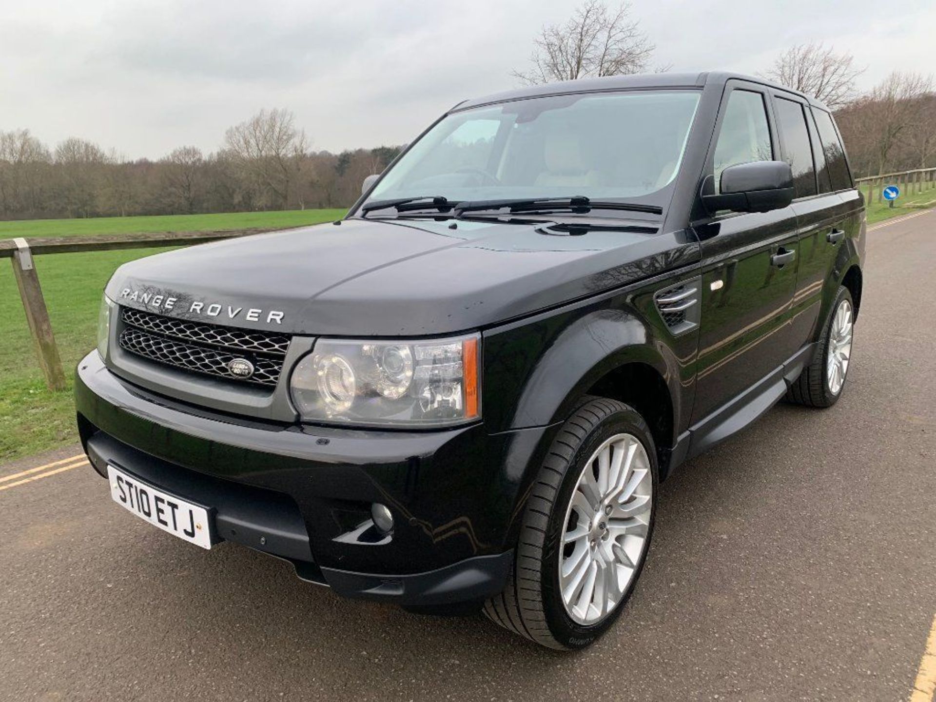 2010/10 REG LAND ROVER RANGE ROVER SPORT HSE TDV6 AUTO 3.0 DIESEL, SHOWING 2 FORMER KEEPERS *NO VAT* - Image 3 of 13