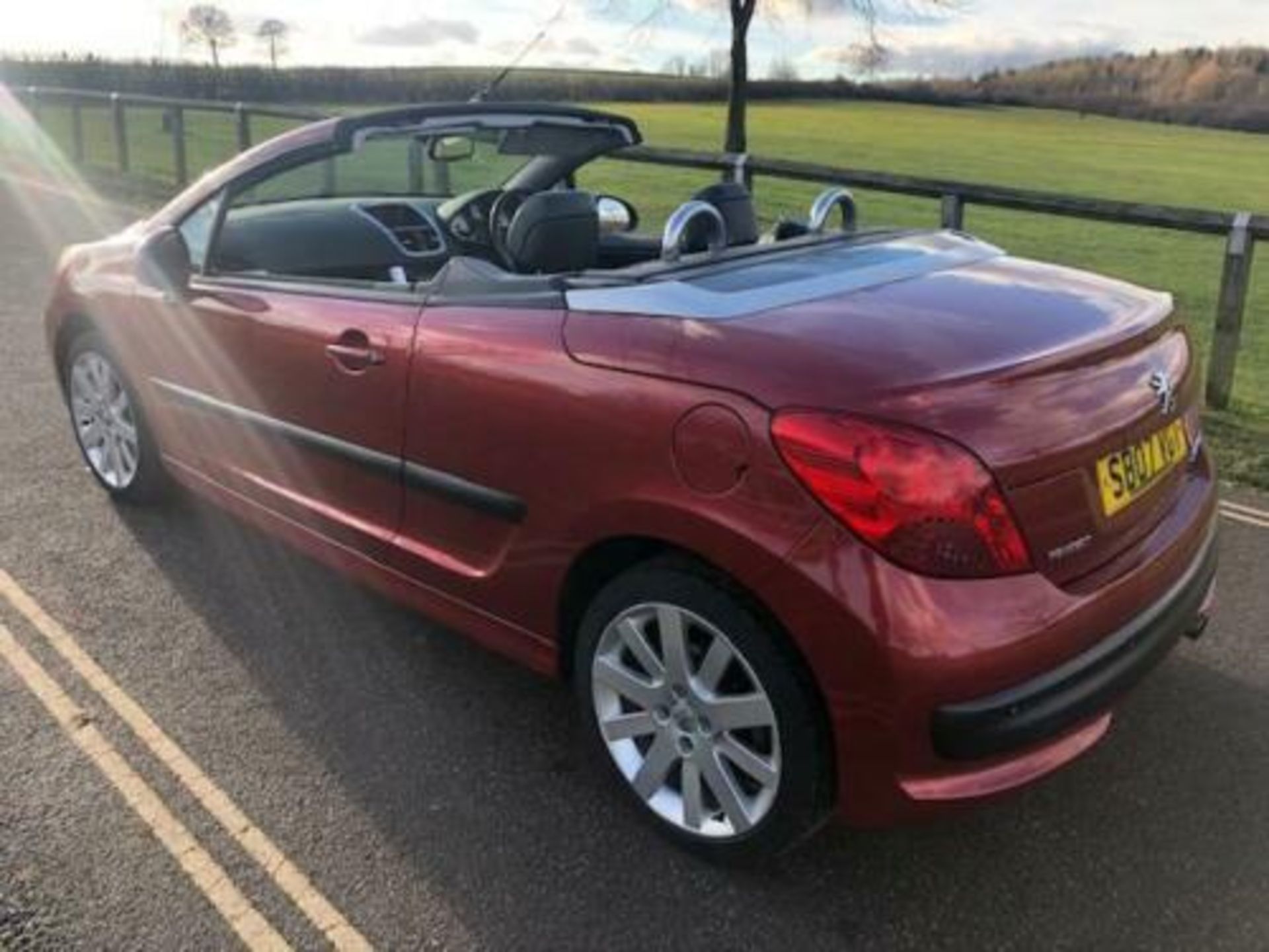 2007/07 REG PEUGEOT 207 GT TURBO CC CONVERTIBLE RED 1.6 PETROL ENGINE *NO VAT* - Image 5 of 12