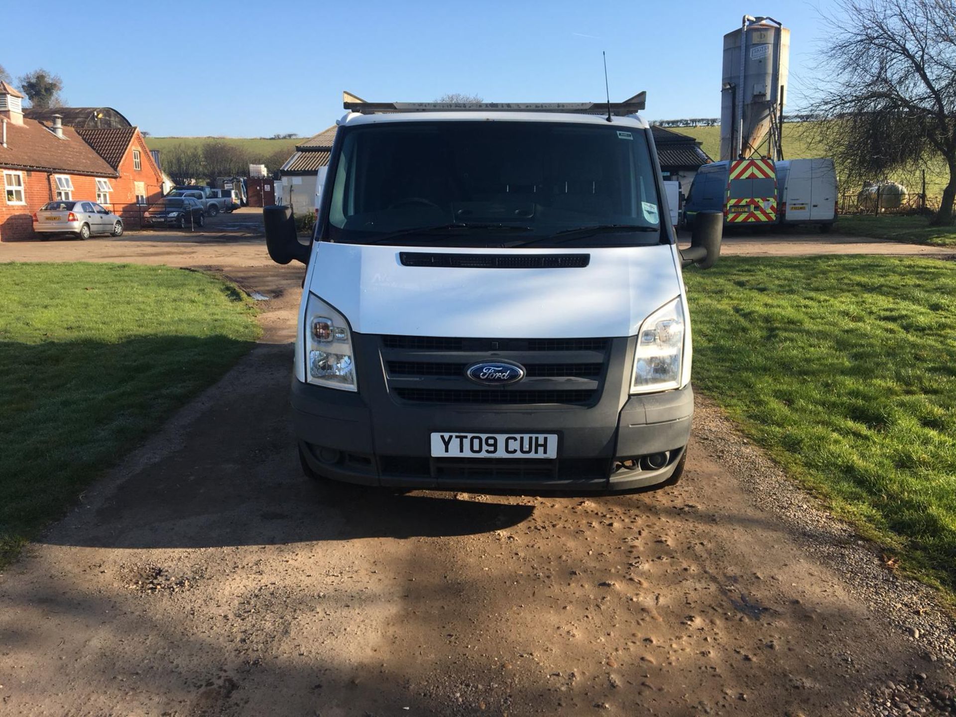 2009/09 REG FORD TRANSIT 85 T280S FWD WHITE DIESEL PANEL VAN, SHOWING 1 FORMER KEEPER *NO VAT* - Image 2 of 13