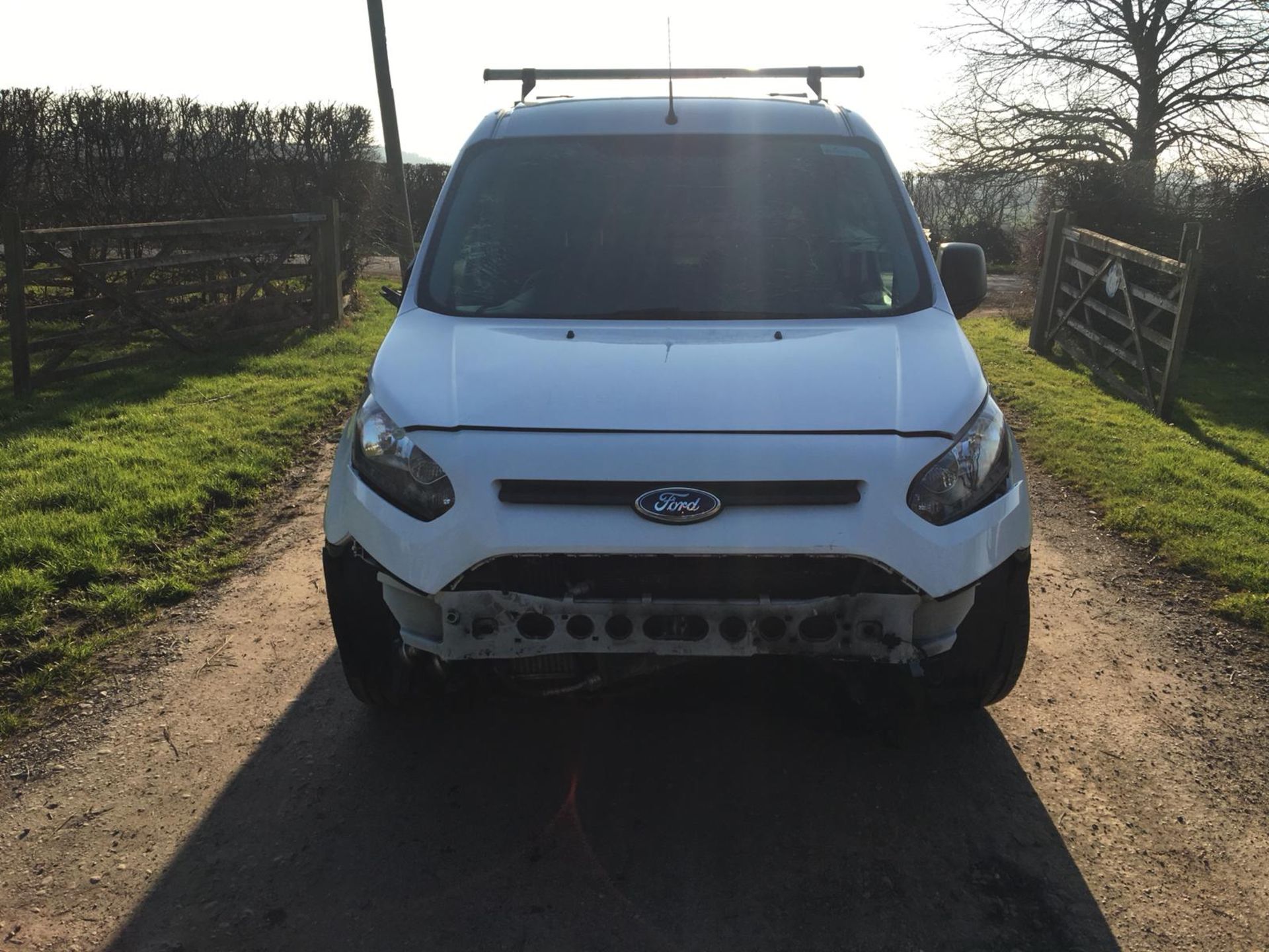 2015/15 REG FORD TRANSIT CONNECT 200 1.6 DIESEL WHITE PANEL VAN, SHOWING 0 FORMER KEEPERS *NO VAT* - Image 2 of 8