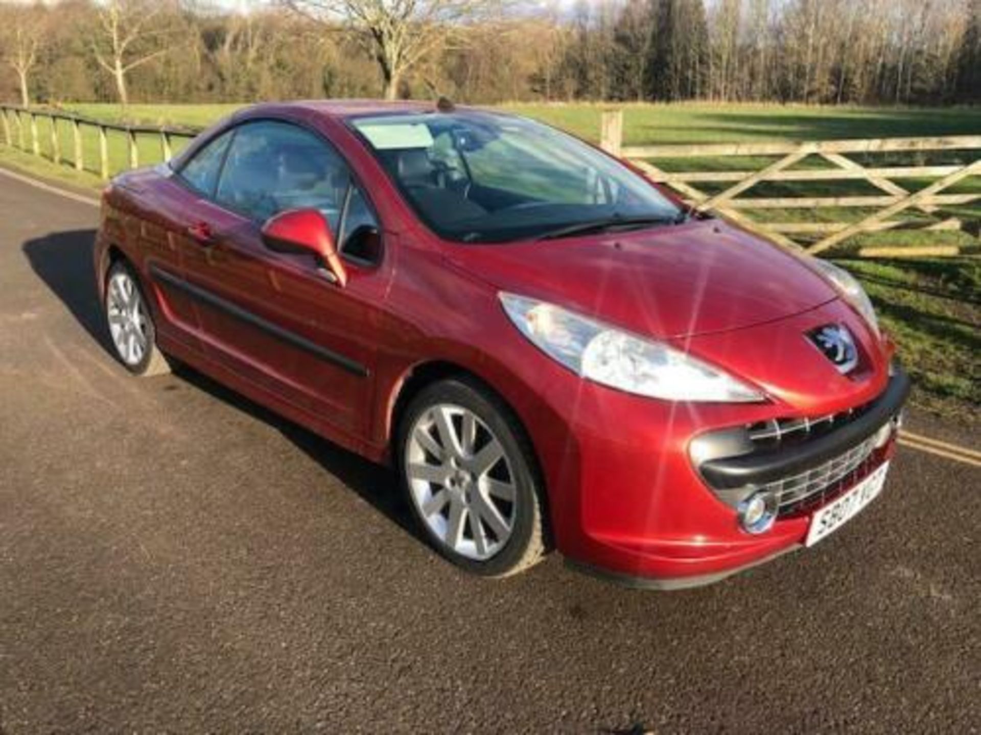 2007/07 REG PEUGEOT 207 GT TURBO CC CONVERTIBLE RED 1.6 PETROL ENGINE *NO VAT* - Image 7 of 12