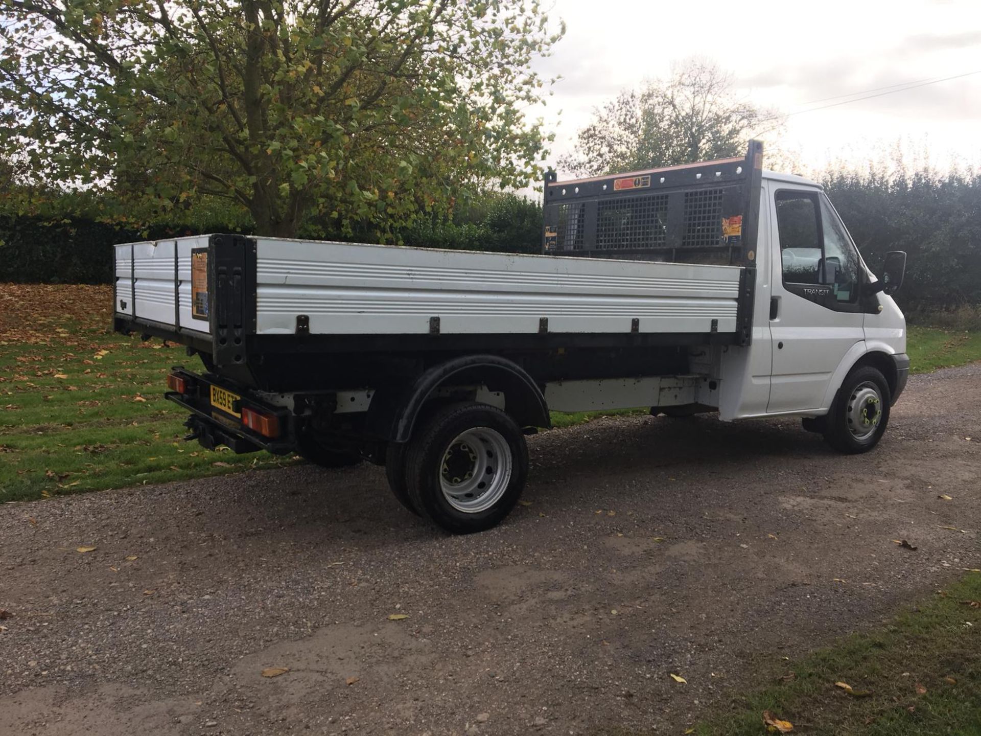 2010/59 REG FORD TRANSIT 100 T350M RWD WHITE DIESEL TIPPER, SHOWING 0 FORMER KEEPERS *NO VAT* - Image 8 of 12