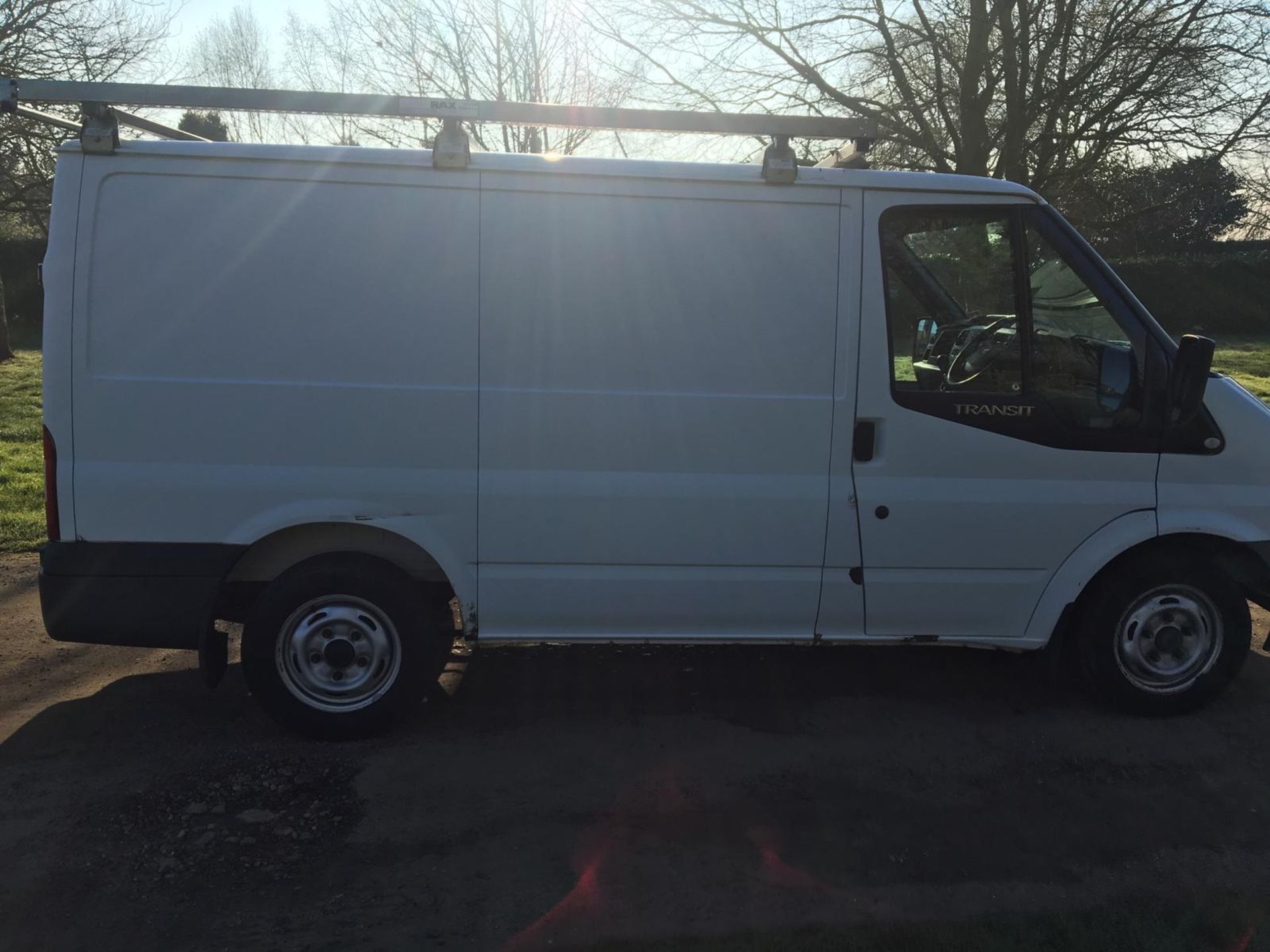 2009/09 REG FORD TRANSIT 85 T280S FWD WHITE DIESEL PANEL VAN, SHOWING 1 FORMER KEEPER *NO VAT* - Image 8 of 13