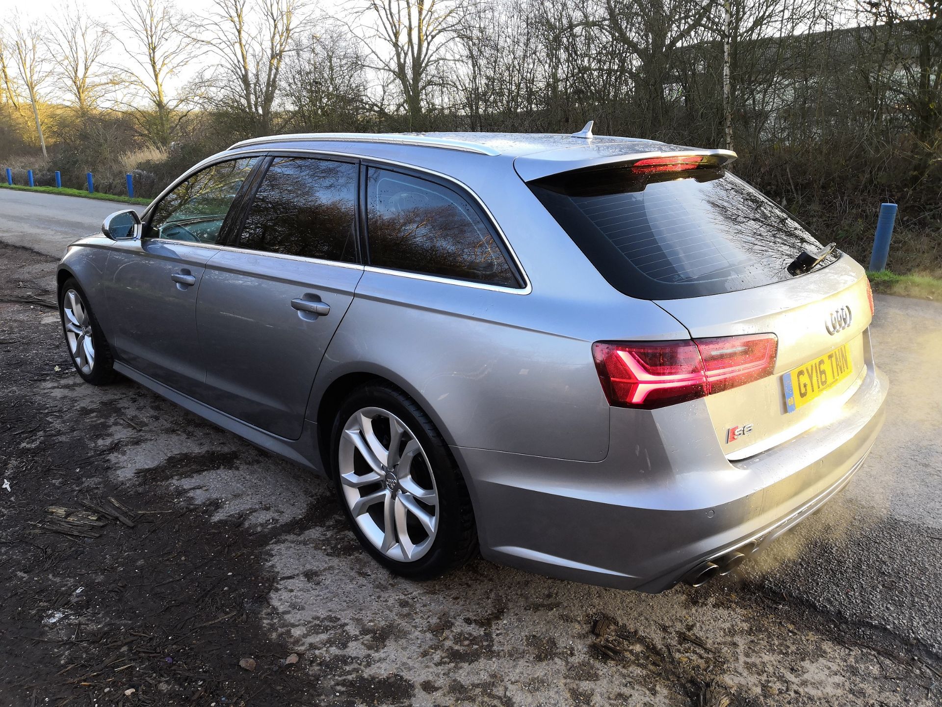 2016/16 REG AUDI S6 AVANT 4.0 TFSI TWIN TURBO V8 QUATTRO 450 PS S-TRONIC TORNADO GREY METALLIC - Image 4 of 24