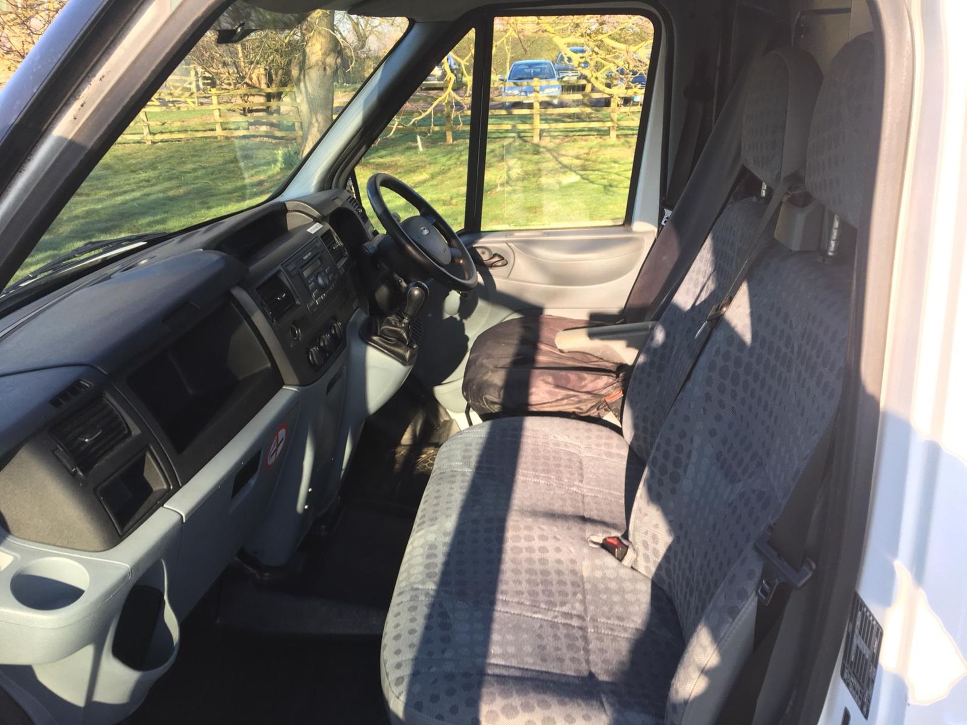 2009/09 REG FORD TRANSIT 85 T280S FWD WHITE DIESEL PANEL VAN, SHOWING 1 FORMER KEEPER *NO VAT* - Image 12 of 13