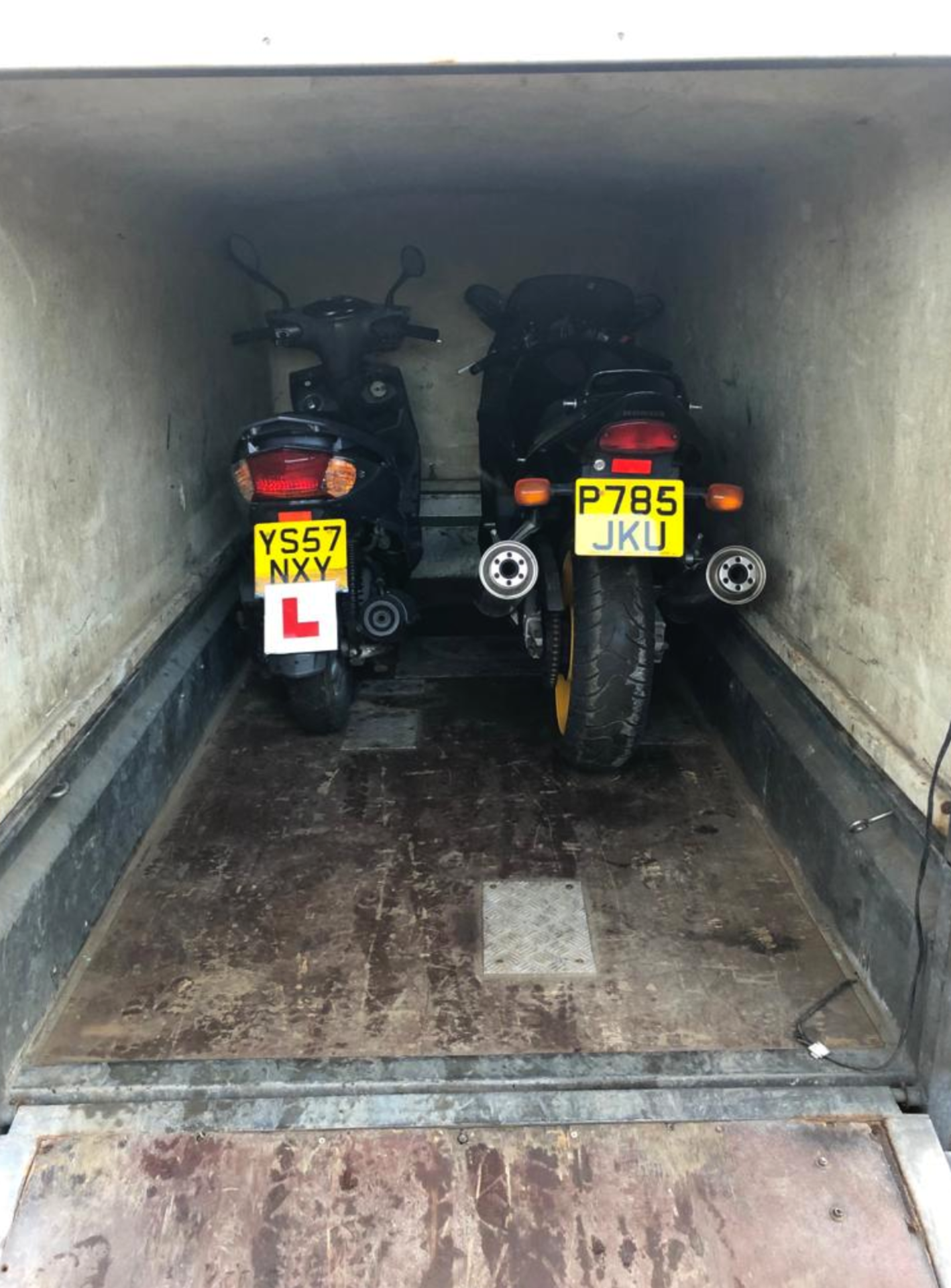 SPECIALIST SINGLE AXLE TOWABLE MOTORBIKE TRANSPORT COVERED TRAILER RAMP *PLUS VAT* - £1500 RESERVE! - Bild 8 aus 8