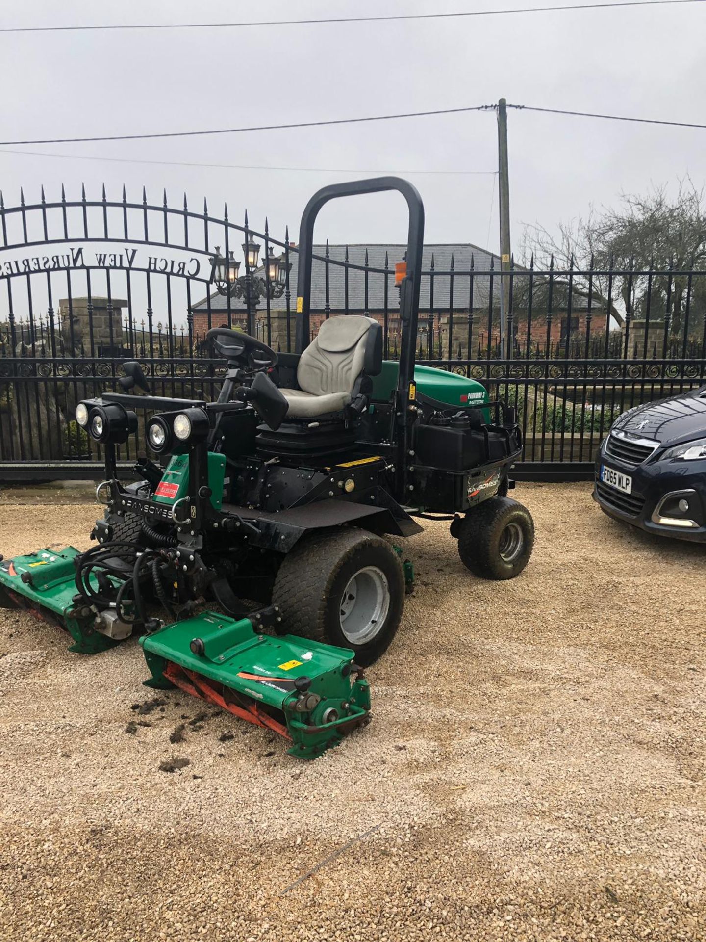 2014 RANSOMES PARKWAY 3 METEOR 4 WHEEL DRIVE RIDE ON DIESEL LAWN MOWER *PLUS VAT* - Image 3 of 6