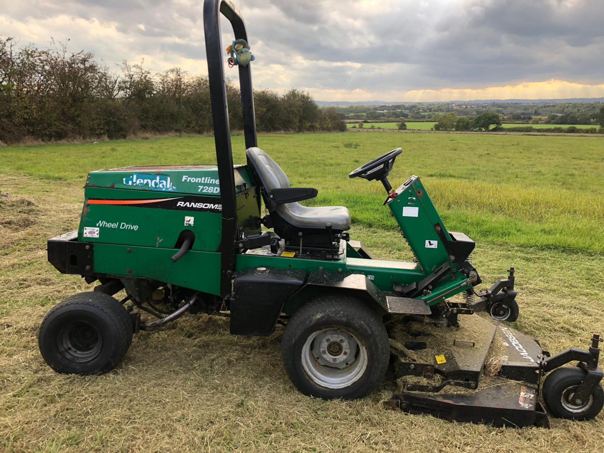 2005/05 REG RANSOMES FRONTLINE 728D 4 WHEEL DRIVE RIDE ON DIESEL LAWN MOWER *PLUS VAT*