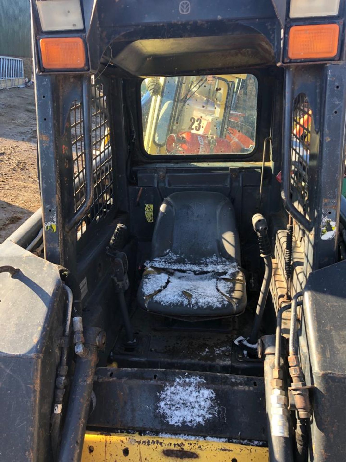 NEW HOLLAND L150 BOBCAT SKID-STEER 4WD WITH BUCKET *PLUS VAT* - Image 2 of 6