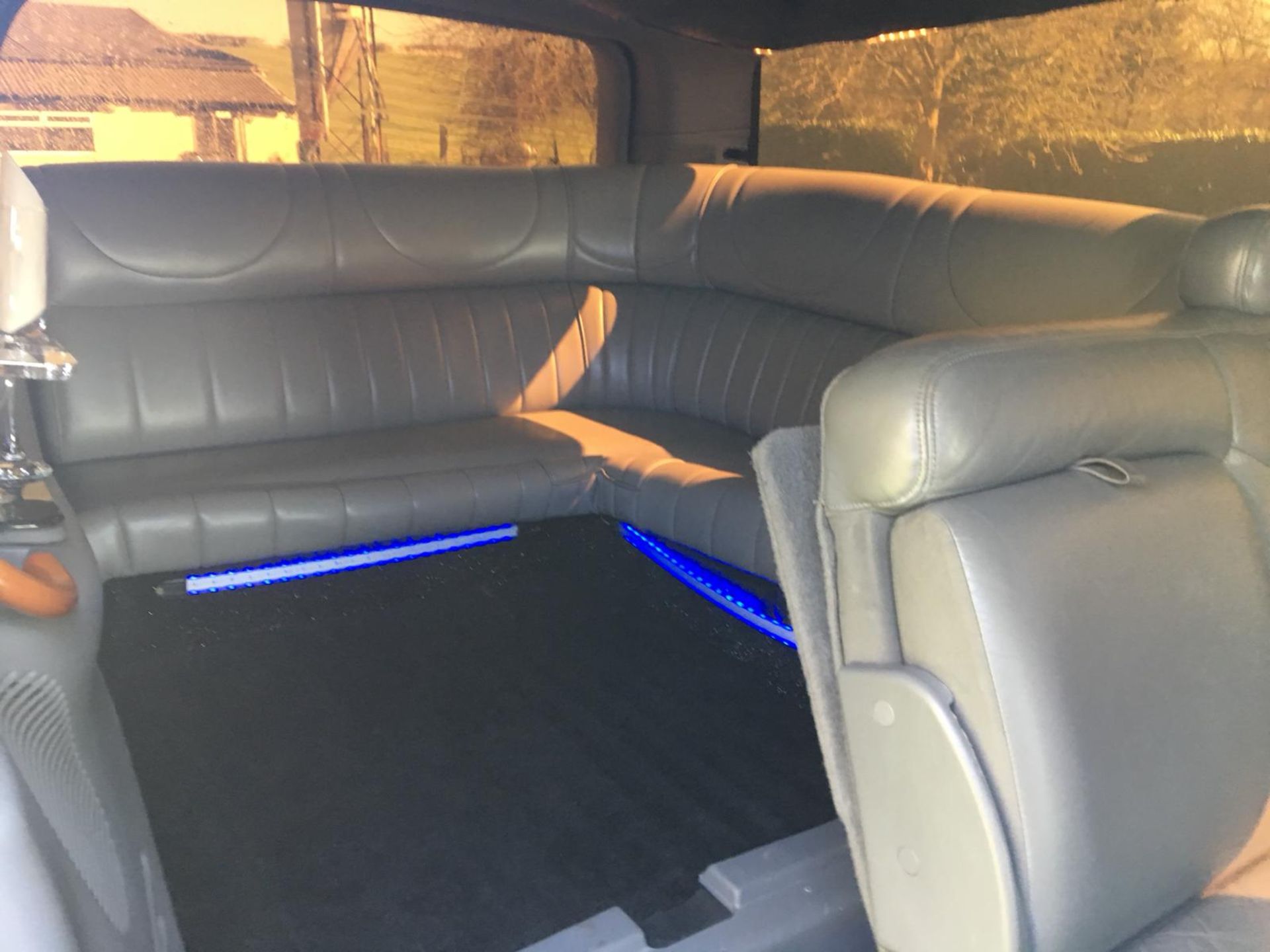 2002 FORD EXCURSION STRETCHED LIMO 5.7L PETROL BLACK, SHOWING 2 FORMER KEEPERS *NO VAT* - Image 16 of 17