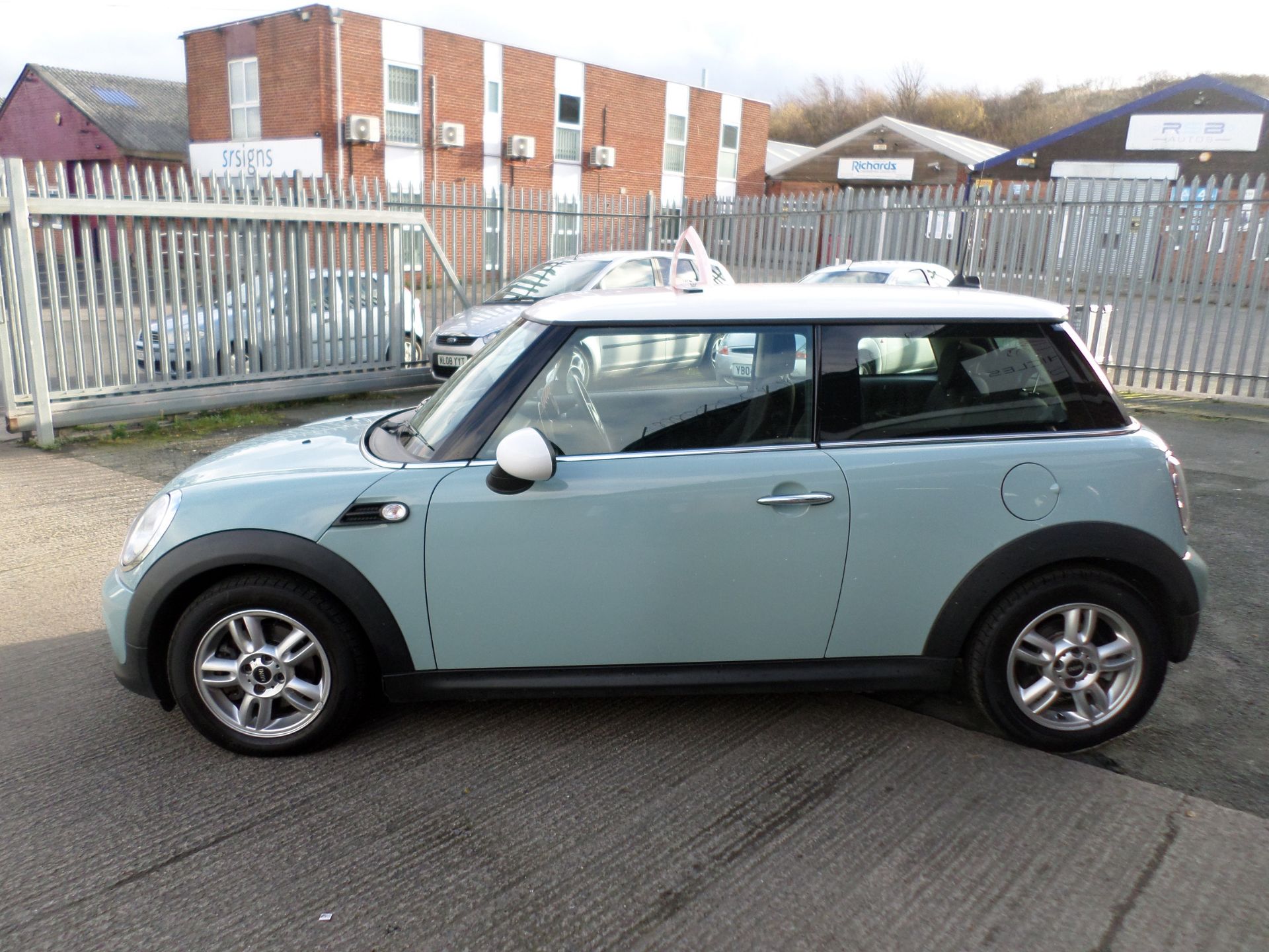 2011/61 REG MINI COOPER 1.6 PETROL BLUE, FULL SERVICE HISTORY, SHOWING 1 FORMER KEEPER *NO VAT* - Image 4 of 16