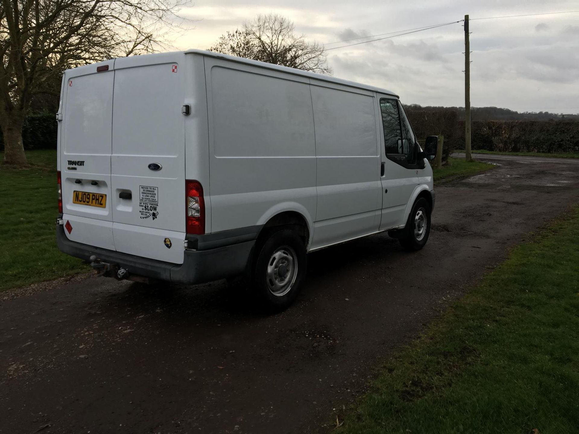 2009/09 REG FORD TRANSIT 100 T330S RWD WHITE DIESEL PANEL VAN, SHOWING 2 FORMER KEEPERS *NO VAT* - Image 6 of 12