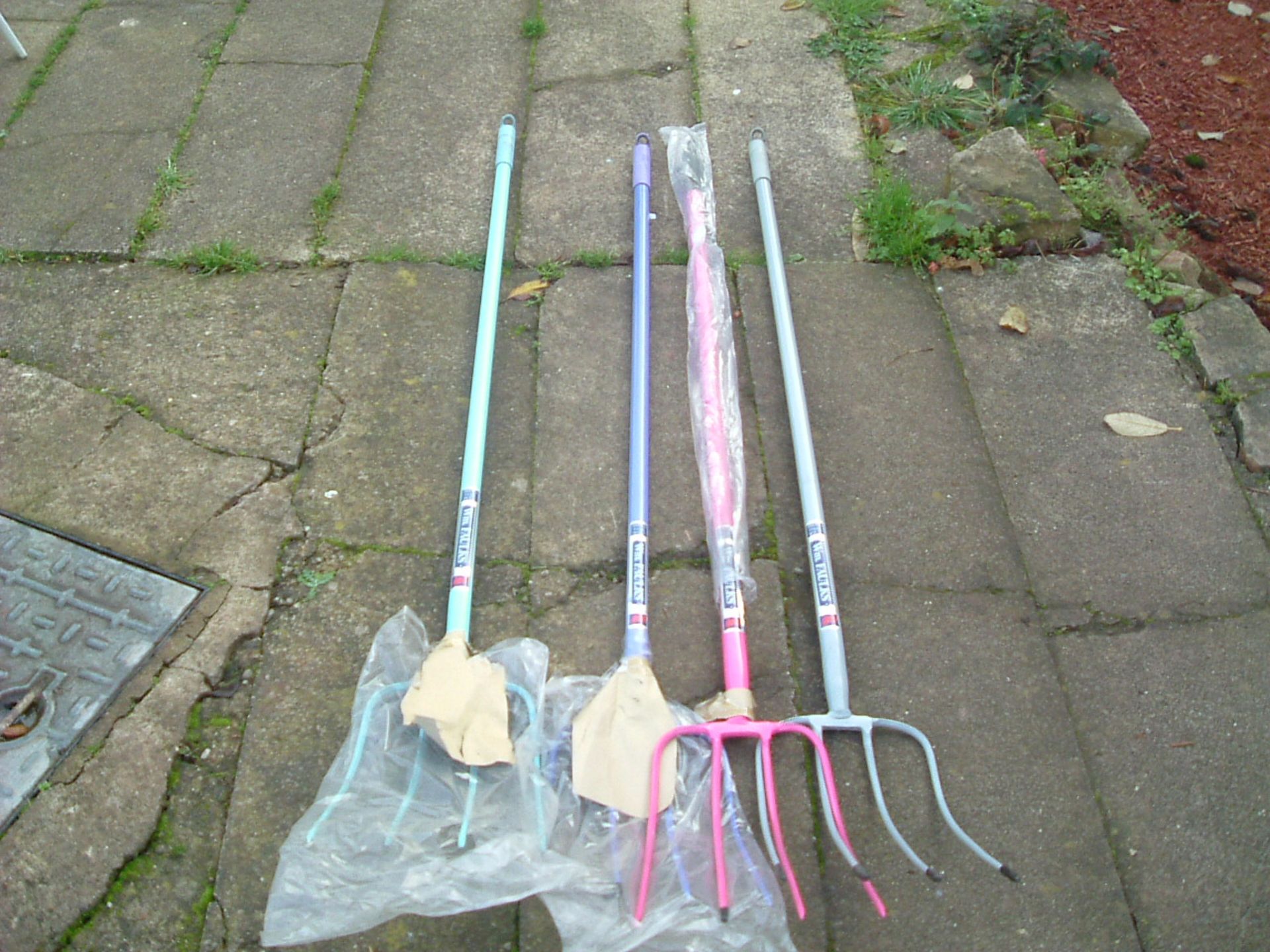 4 X PITCH FORKS - NO RESERVE *NO VAT*