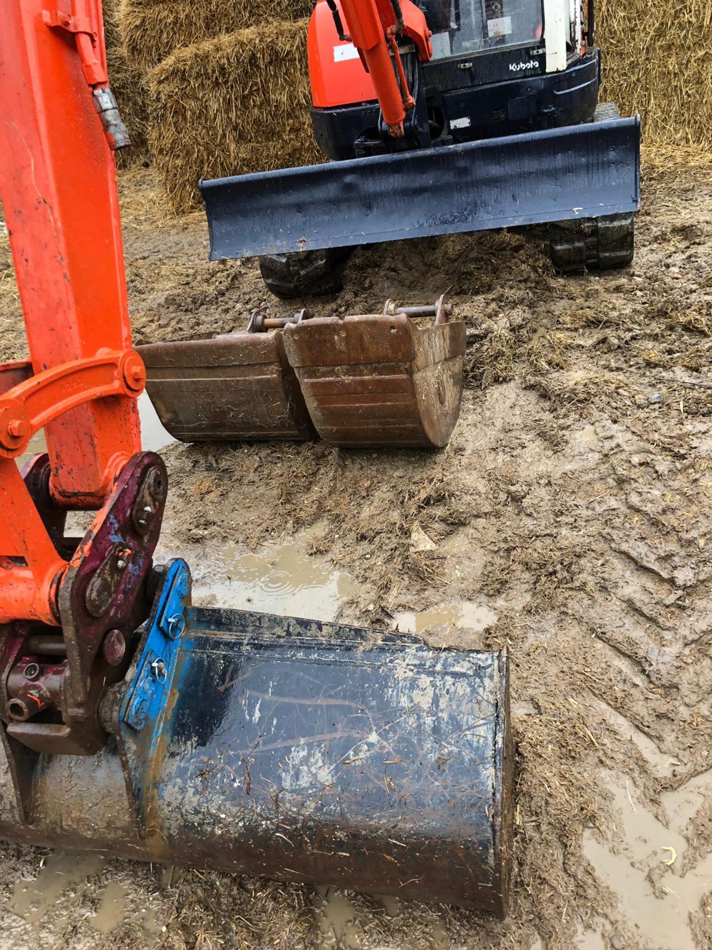 2010 KUBOTA U50-3 5 TONNE TRACKED DIGGER / EXCAVATOR WITH 3X BUCKETS, RUNS WORKS AND DIGS *PLUS VAT* - Image 6 of 9