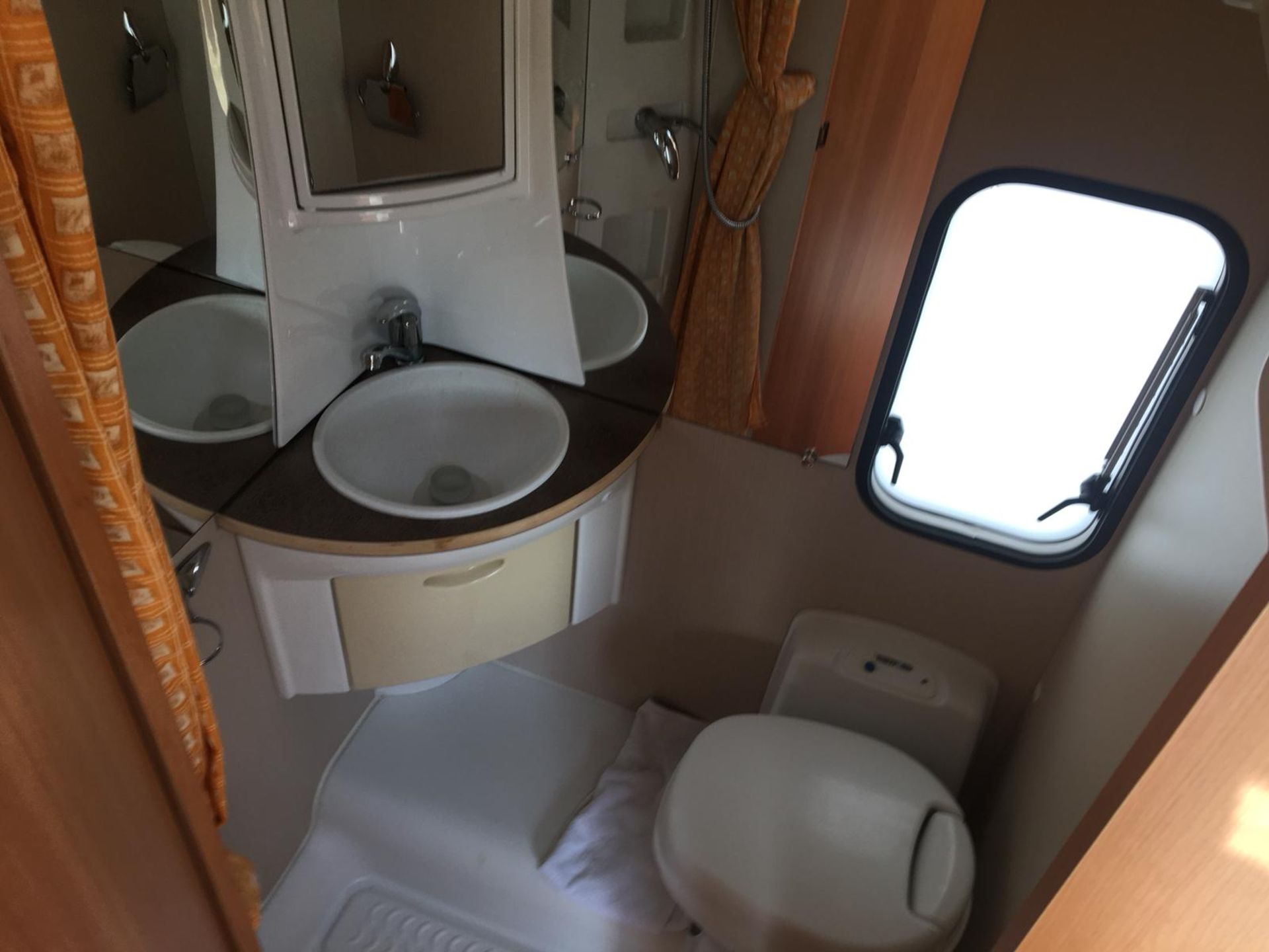 2011/61 REG FORD TRANSIT 85 T280S FWD CHAUSSON FLASH S3 6 BERTH MOTOR-HOME, LOW MILES 40K *NO VAT* - Image 17 of 23
