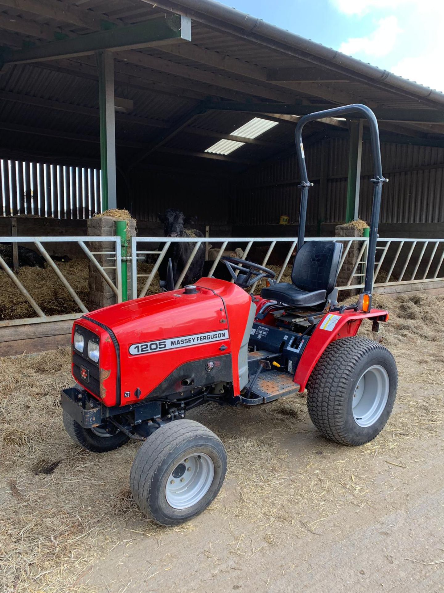 MASSEY FERGUSON 1205 COMPACT TRACTOR, 3 POINT HITCH, PTO, HOURS 33 *PLUS VAT* - Image 7 of 12