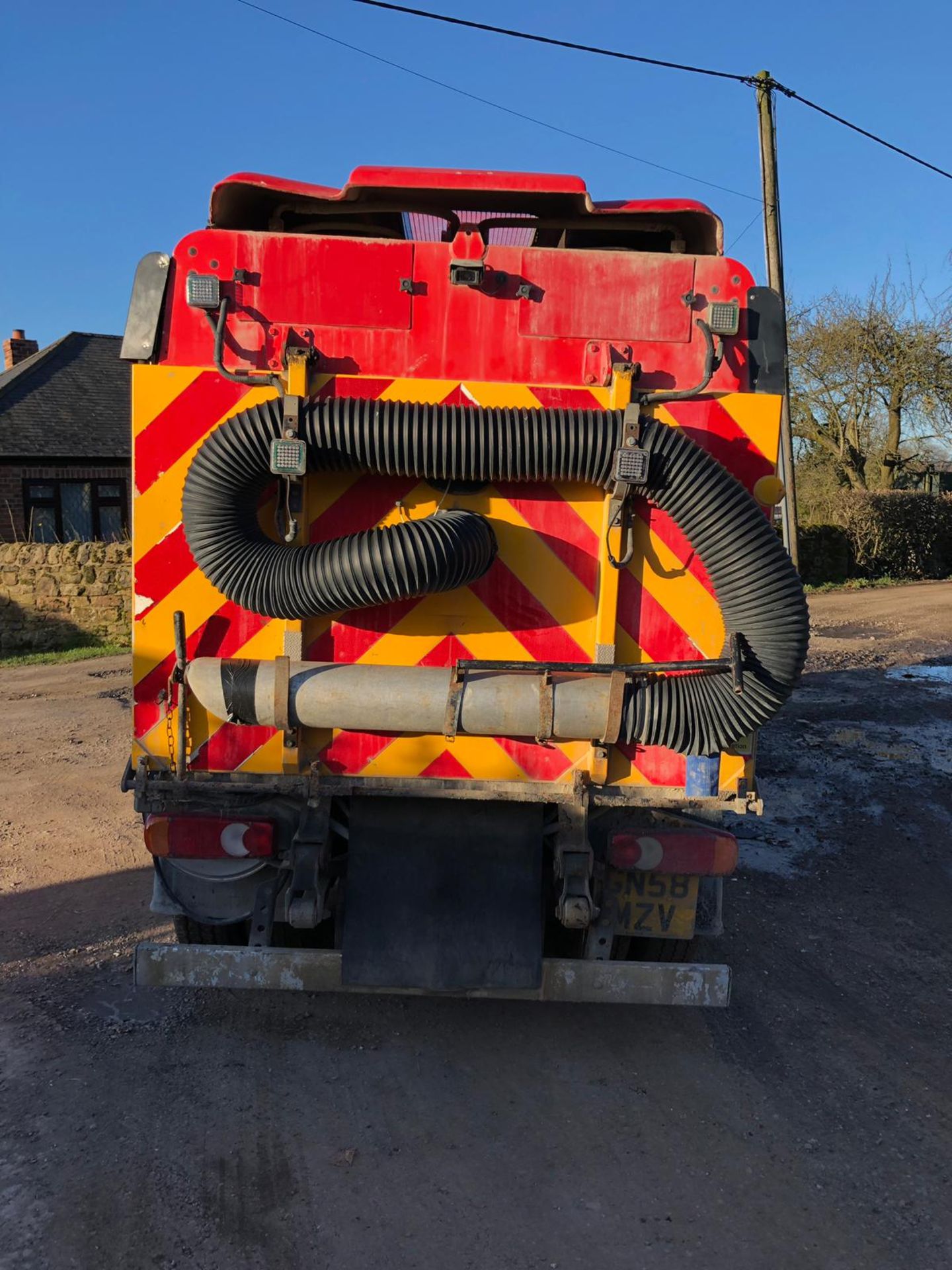 2008/58 REG SCARAB RED / BLACK DIESEL STREET CLEANSING ROAD SWEEPER *PLUS VAT* - Image 4 of 7