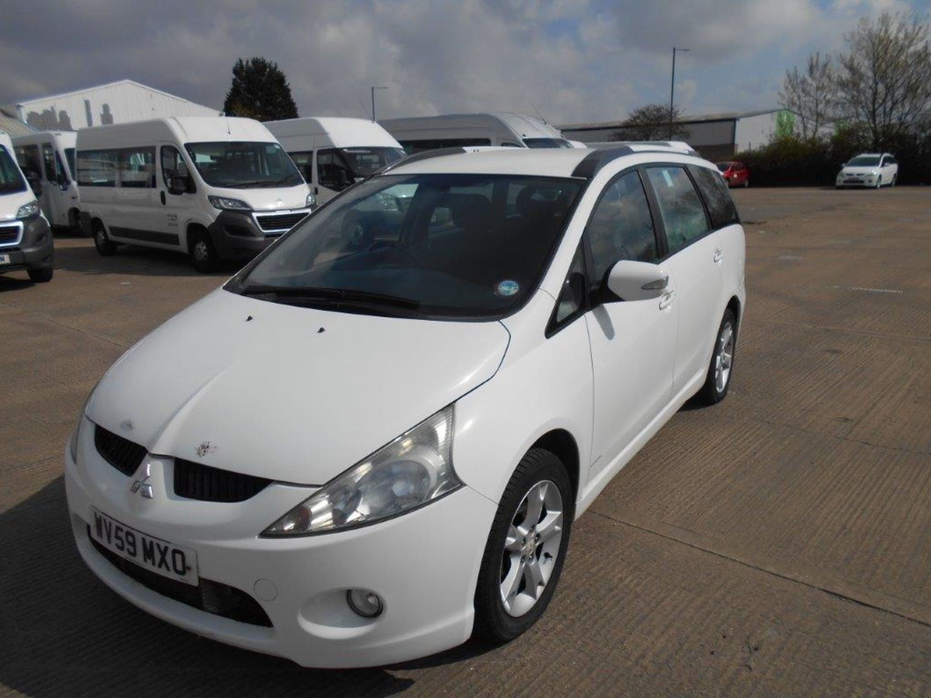 2009/59 REG MITSUBISHI GRANDIS EQUIPPE DI-D 2.0 DIESEL WHITE MPV, SHOWING 1 FORMER KEEPER *NO VAT* - Image 2 of 6