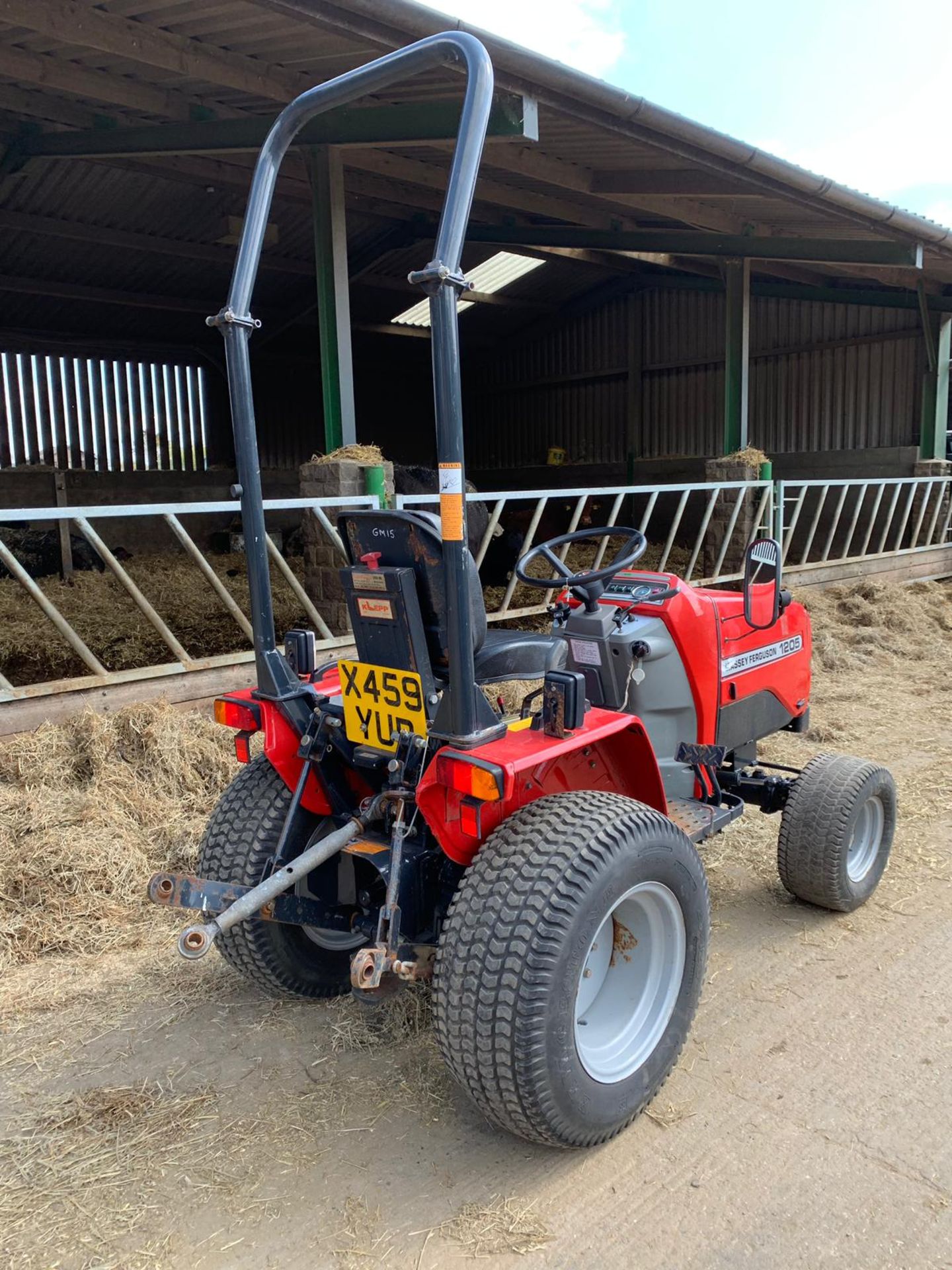 MASSEY FERGUSON 1205 COMPACT TRACTOR, 3 POINT HITCH, PTO, HOURS 33 *PLUS VAT* - Image 3 of 12