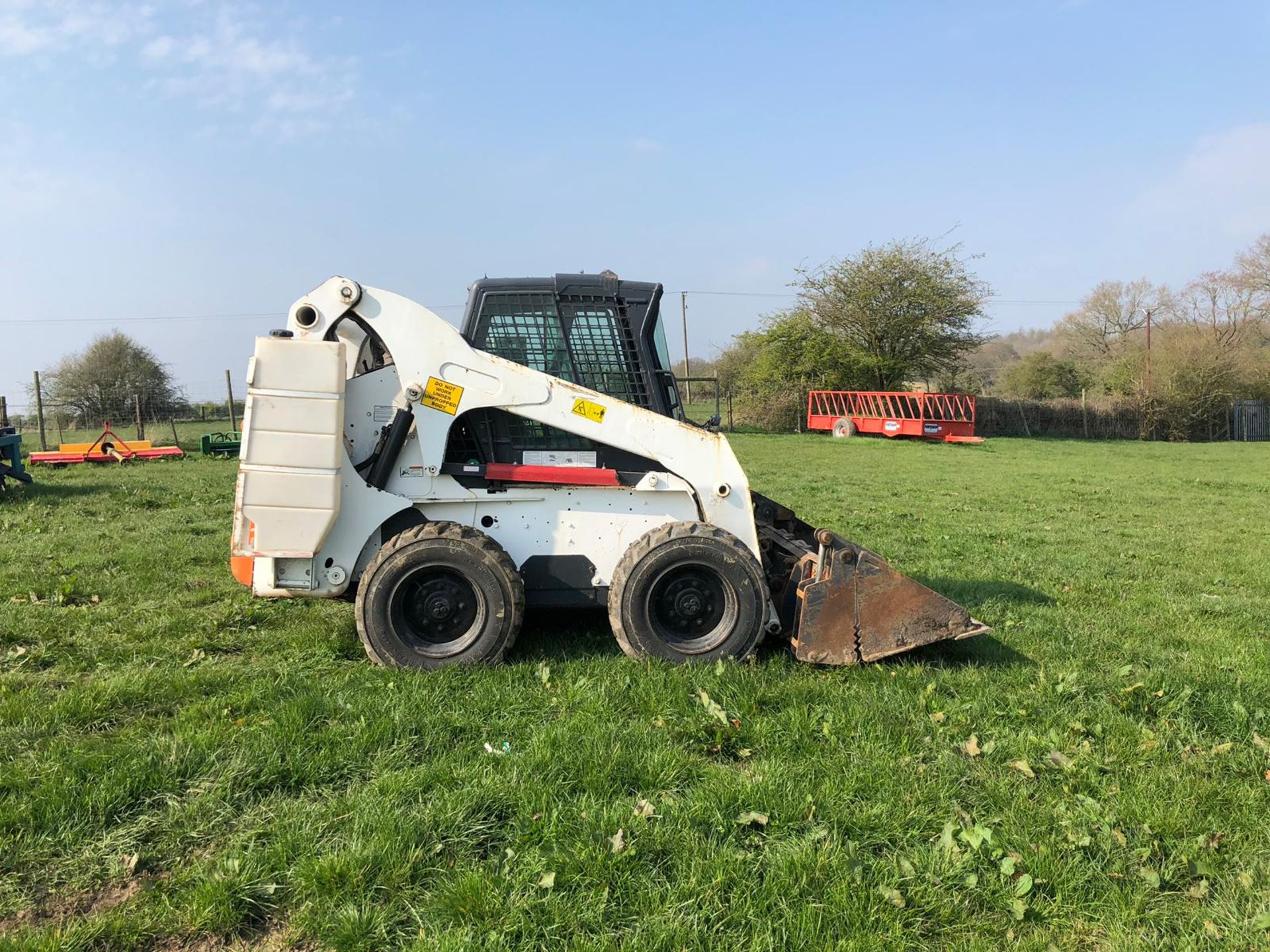 BOBCAT S250 SKID STEER 4 IN 1 BUCKET, RUNS AND WORKS, YEAR 2008, HOURS 4505 *PLUS VAT* - Image 2 of 6