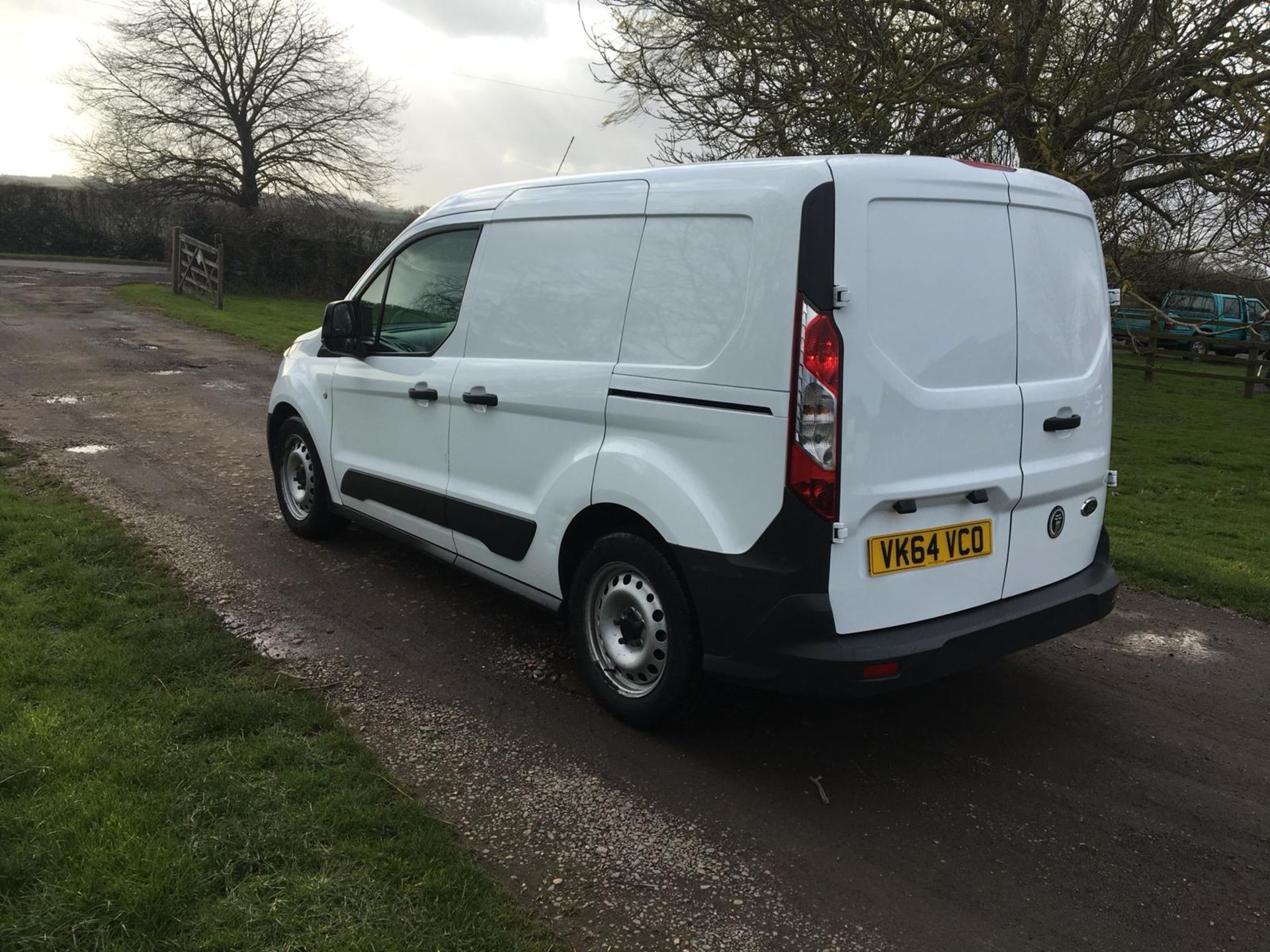 2015/64 REG FORD TRANSIT CONNECT 200 1.6 WHITE DIESEL PANEL VAN, SHOWING 0 FORMER KEEPERS *NO VAT* - Image 5 of 12