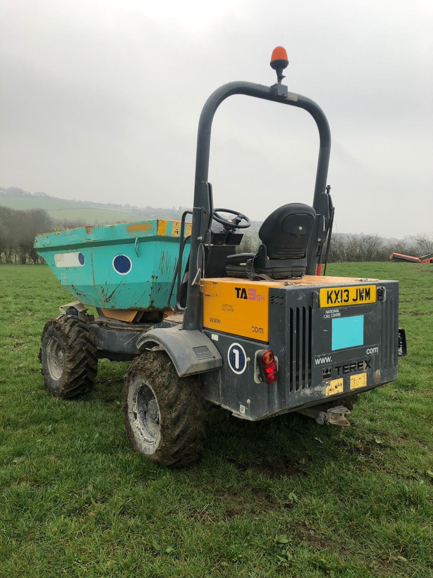 2013/13 REG TEREX TA3SH 3 TONNE SWIVEL DUMPER, HYDRO-STATIC DRIVE, RUNS DRIVES AND TIPS *PLUS VAT* - Image 5 of 6