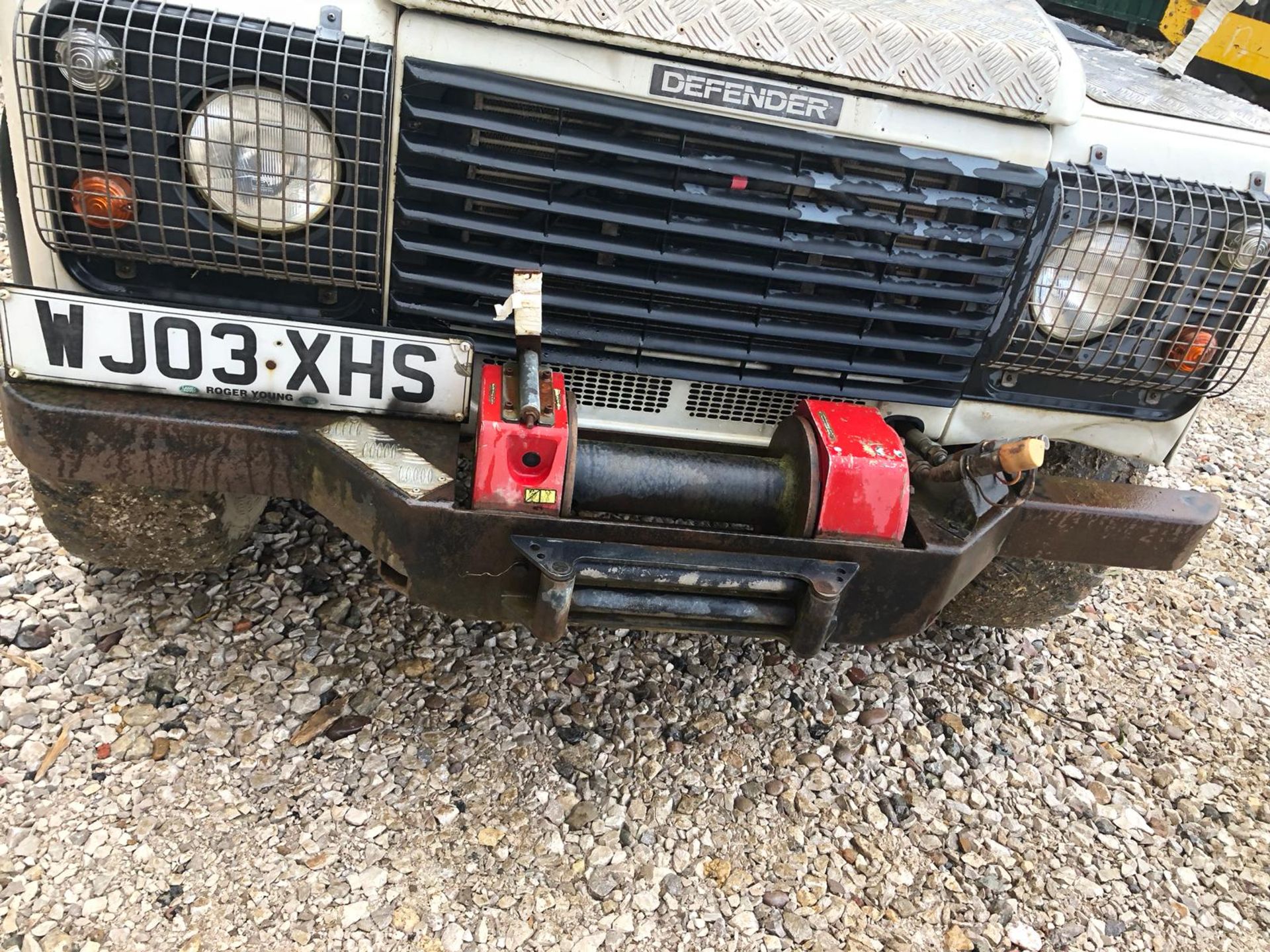 2003/03 REG WHITE LAND ROVER DEFENDER 110 4X4 TD5 WITH NIFTY LIFT CHERRY PICKER *PLUS VAT* - Image 8 of 29