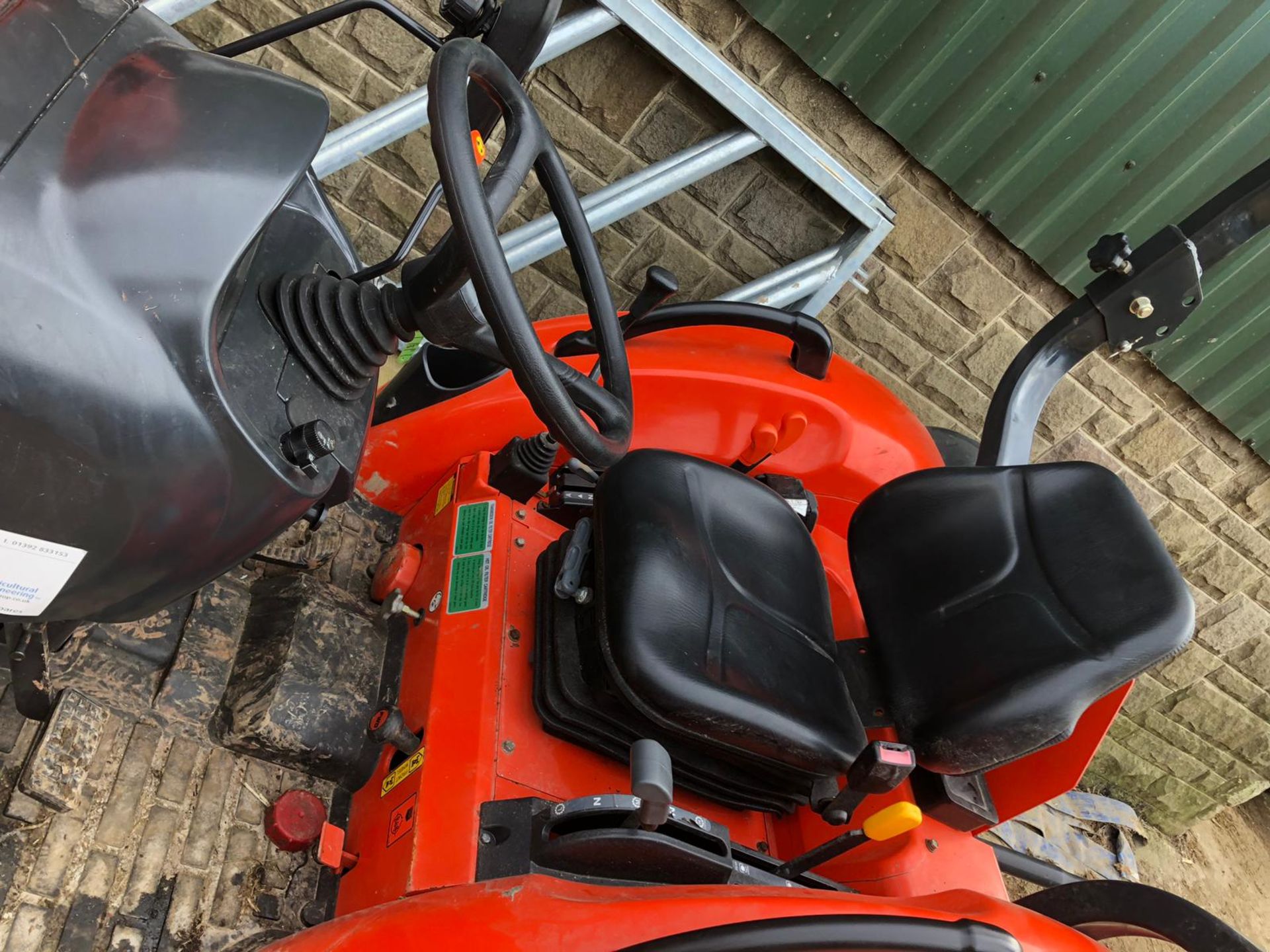 KIOTI CK27 HST COMPACT TRACTOR WITH KIOTI KL130 FRONT LOADING SHOVEL *PLUS VAT* - Image 10 of 18