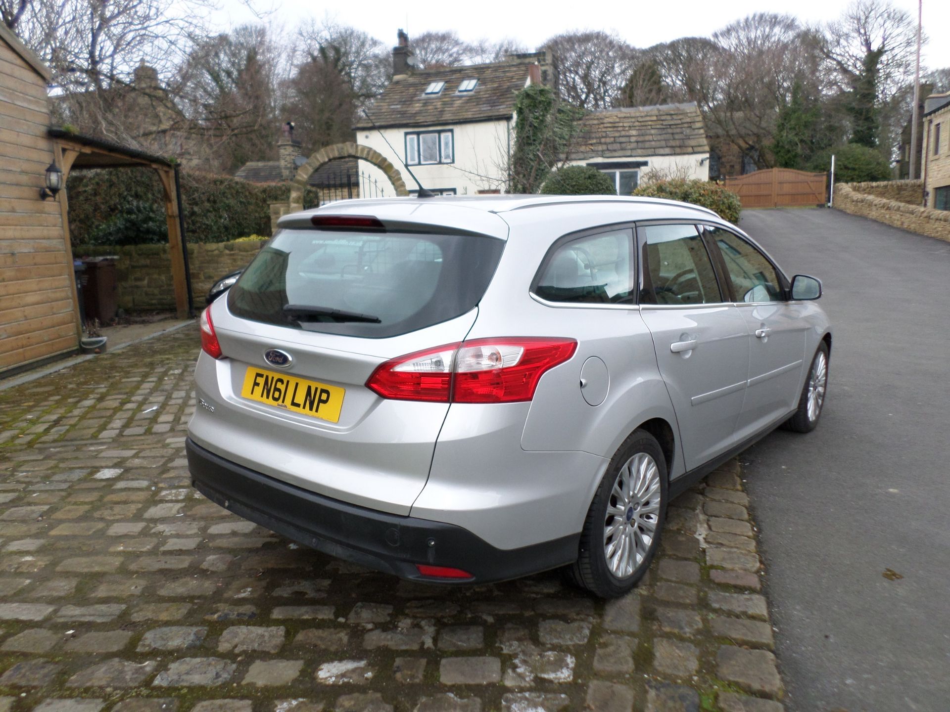 2011/61 REG FORD FOCUS TITANIUM X TDCI 1.6 DIESEL ESTATE, SHOWING 1 FORMER KEEPER *NO VAT* - Image 7 of 16