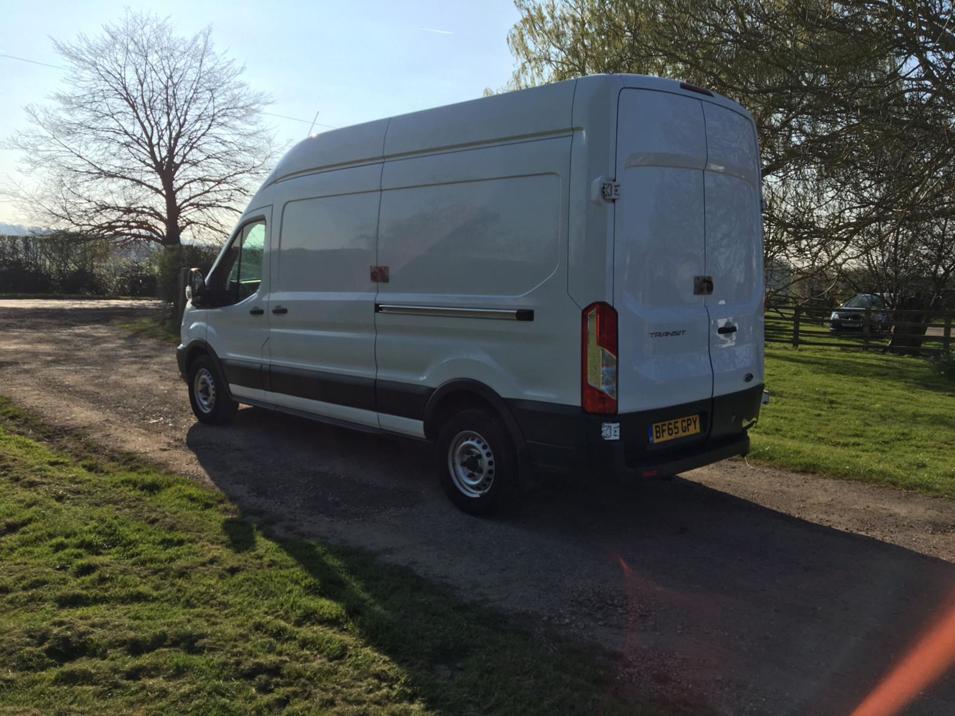 2015/65 REG FORD TRANSIT 350 WHITE 2.2 DIESEL PANEL VAN, SHOWING 0 FORMER KEEPERS *NO VAT* - Image 5 of 11