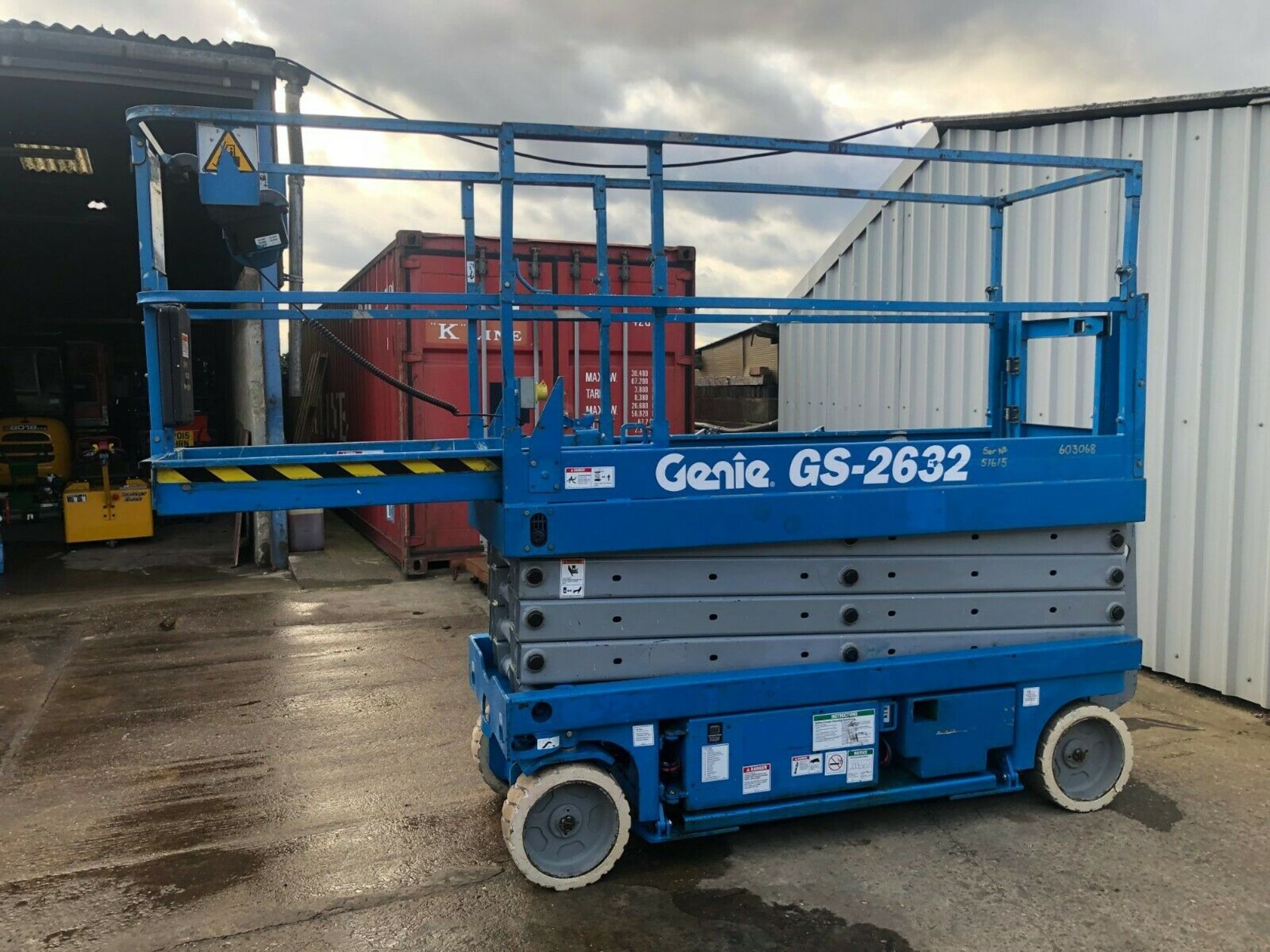 GENIE GS-2632 SCISSOR LIFT - ACCESS PLATFORM, ONLY 449 HOURS, MAX WORKING HEIGHT 9.80M *PLUS VAT* - Image 7 of 9