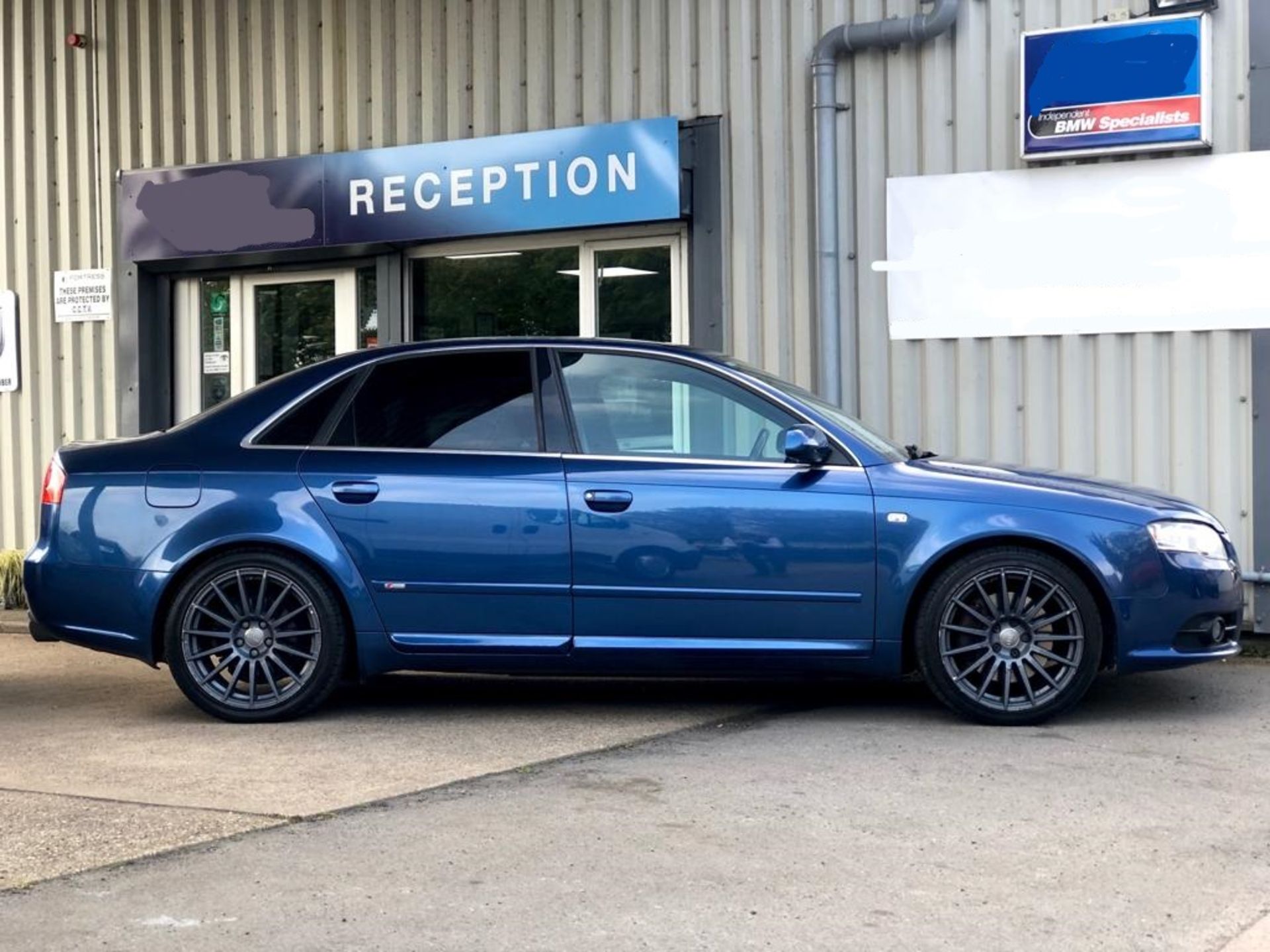 2006/06 REG AUDI A4 SE S LINE 2.0 PETROL BLUE 4 DOOR SALOON, SHOWING 3 FORMER KEEPERS *NO VAT* - Image 6 of 17