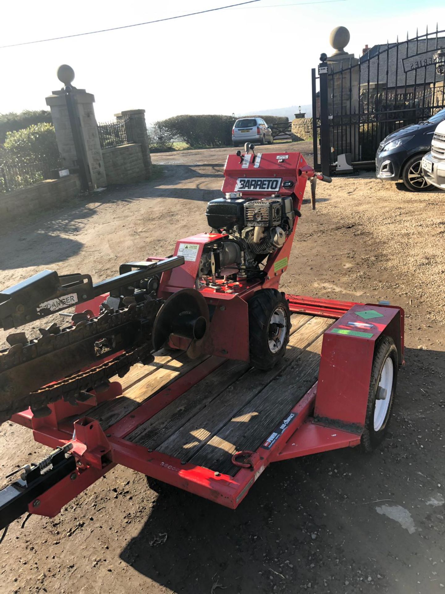 BARRETO 888 COMPACT TRENCHER /TRAILER ONLY 52 HOURS RUNS AND WORKS *PLUS VAT* - Image 2 of 6