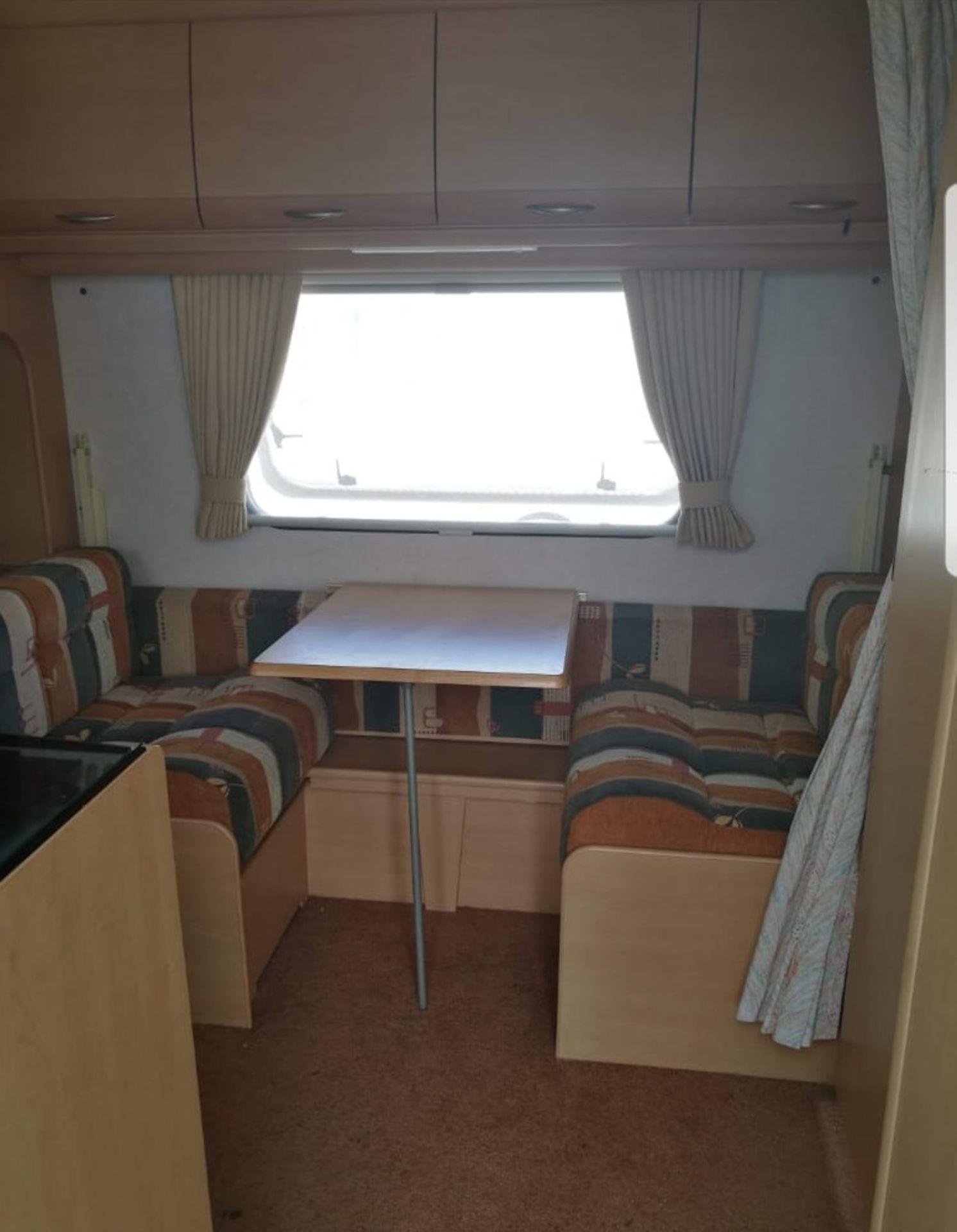 COACHMAN AMARA 4 BERTH CARAVAN COMES WITH AWNING, IN FULL WORKING ORDER, GOOD CONDITION *NO VAT* - Image 10 of 11