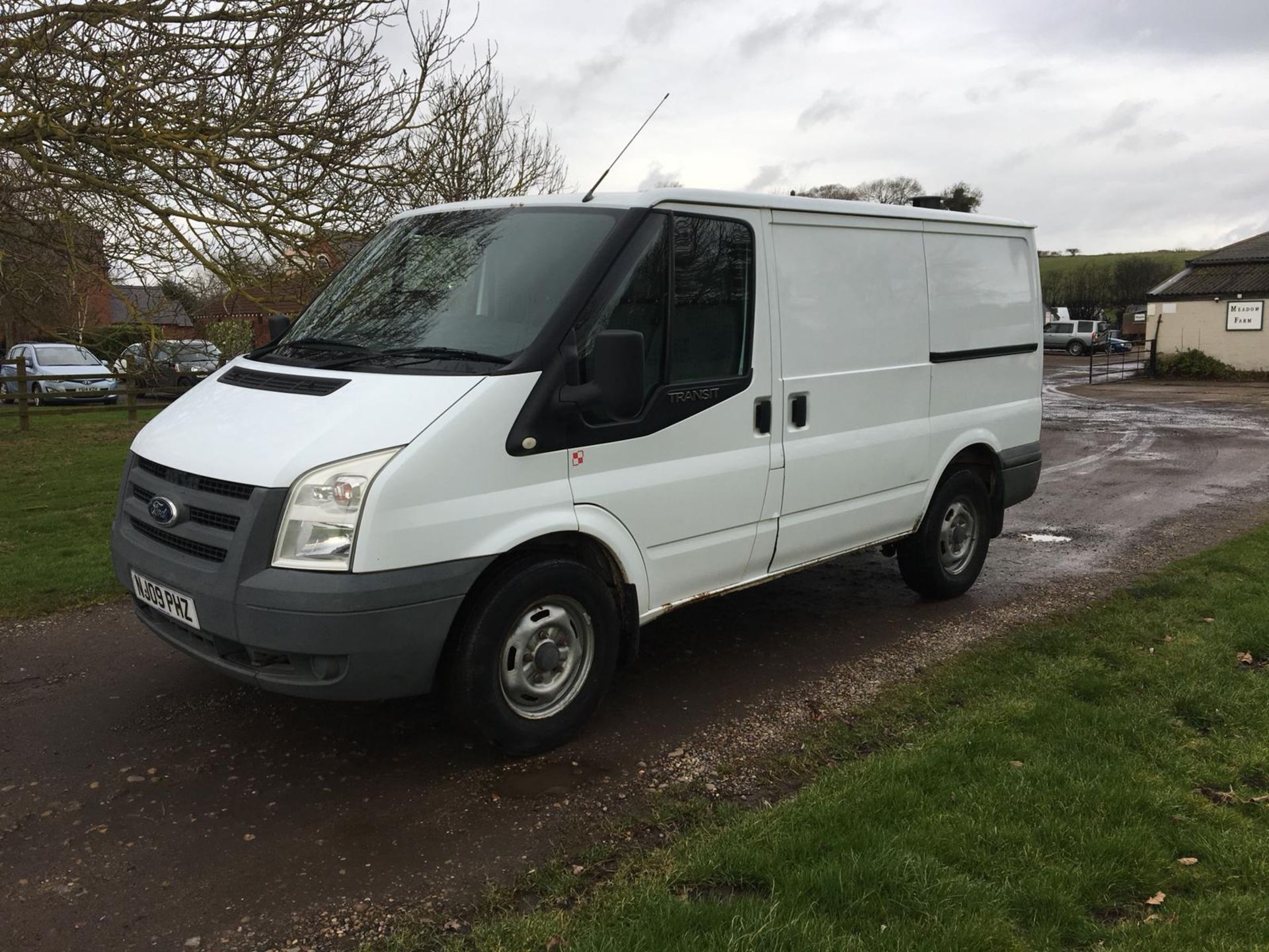 2009/09 REG FORD TRANSIT 100 T330S RWD WHITE DIESEL PANEL VAN, SHOWING 2 FORMER KEEPERS *NO VAT* - Image 3 of 12