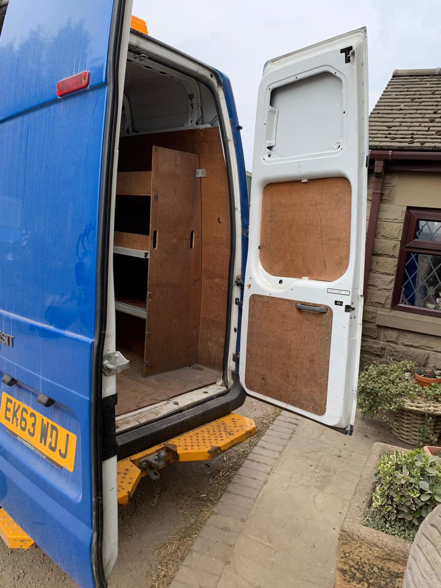 2013/63 REG FORD TRANSIT 125 T350 FWD BLUE 2.2 DIESEL PANEL VAN, *PLUS VAT* - Image 5 of 14