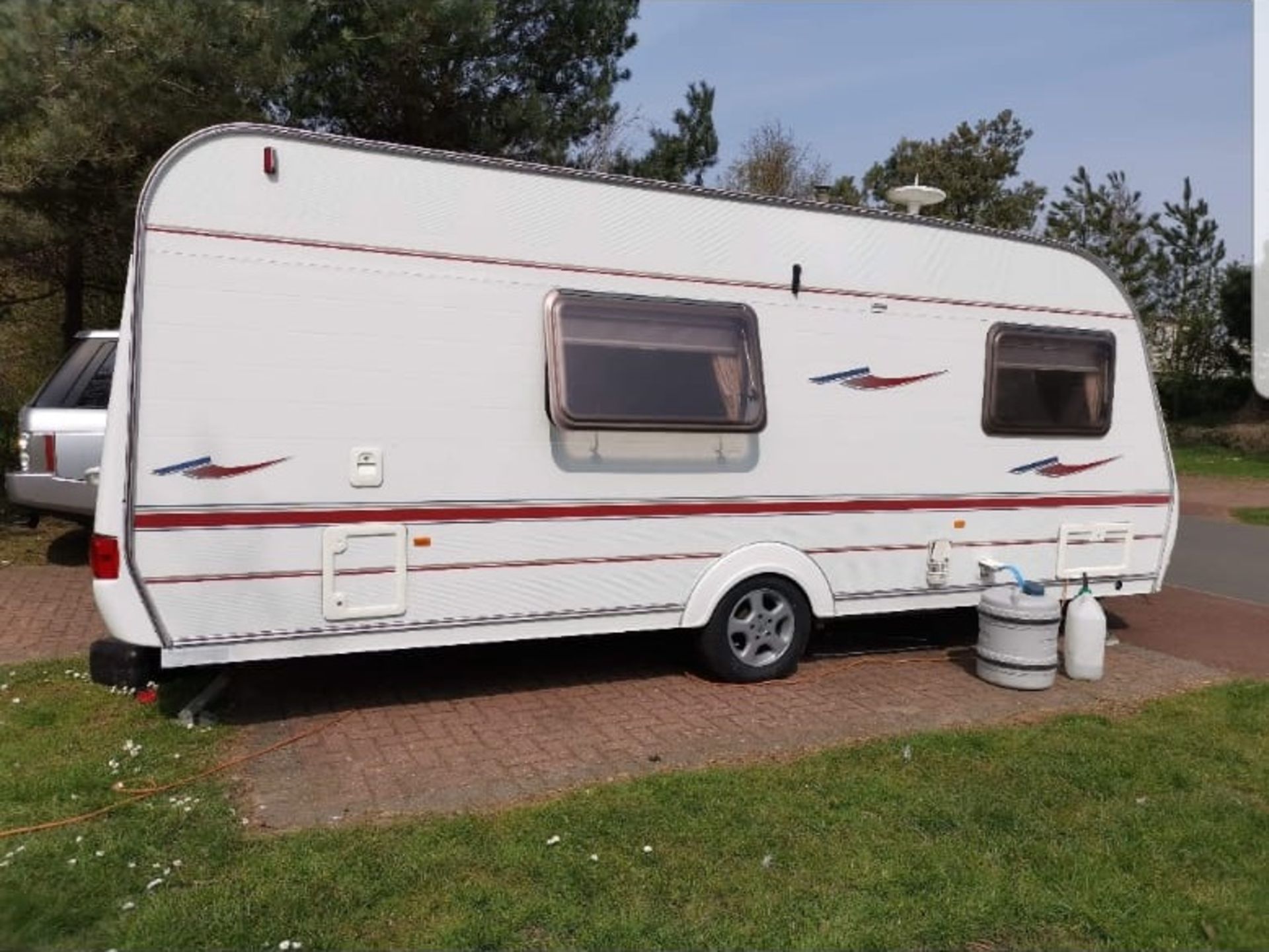COACHMAN AMARA 4 BERTH CARAVAN COMES WITH AWNING, IN FULL WORKING ORDER, GOOD CONDITION *NO VAT* - Image 3 of 11