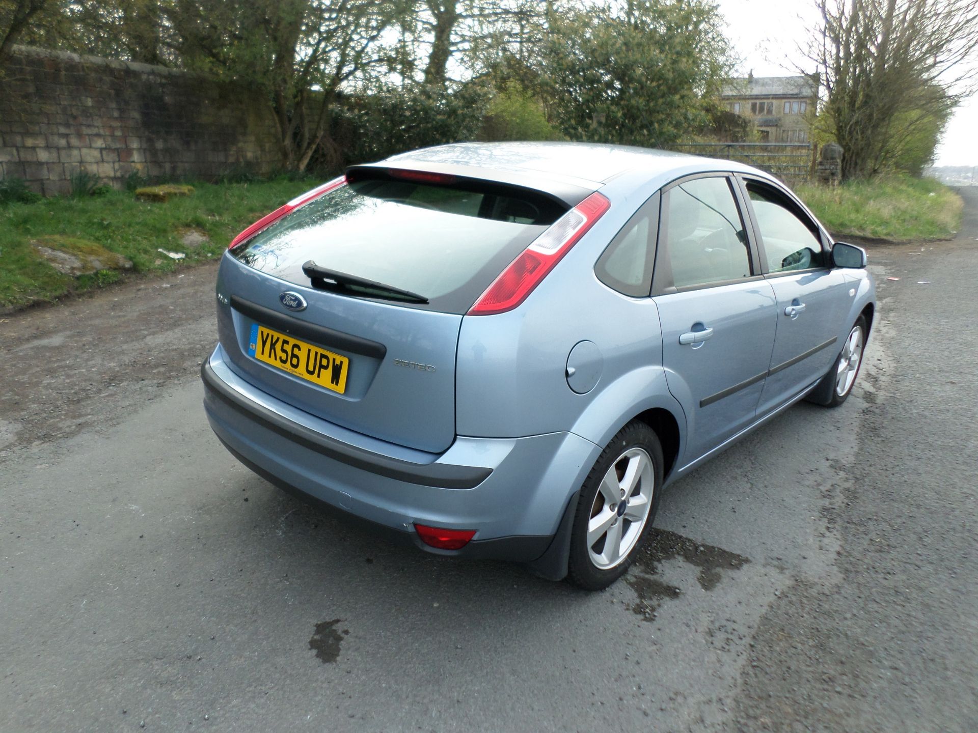 2006/56 REG FORD FOCUS ZETEC CLIMATE BLUE PETROL 1.8, 5 DOOR HATCHBACK *NO VAT* - Image 7 of 15