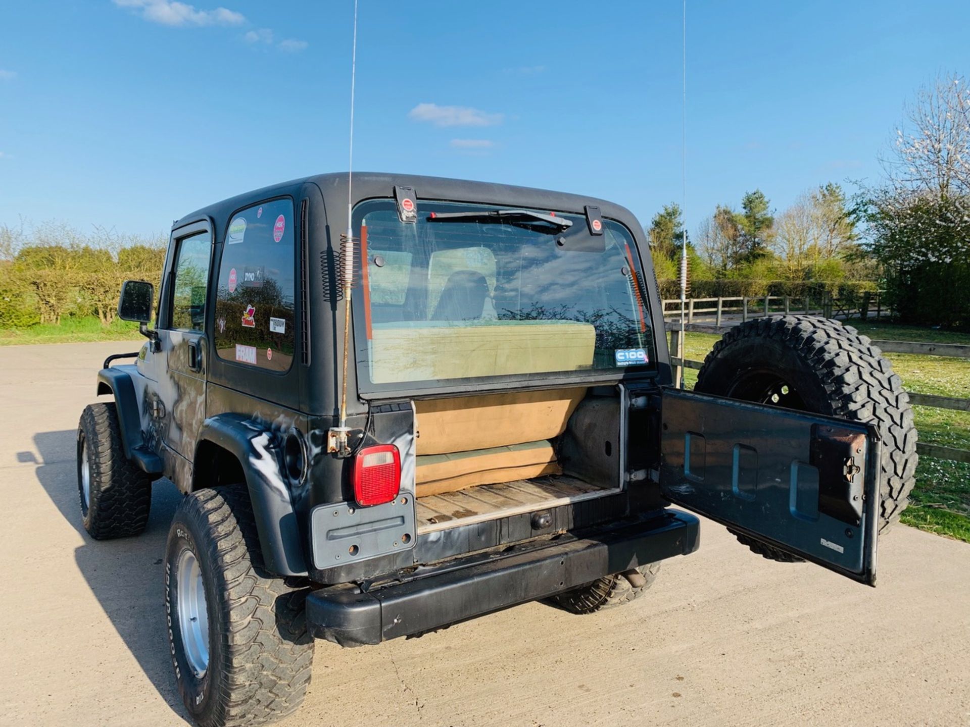 JEEP WRANGLER 4.0L SPORT 3DR 4X4 1998 *PLUS VAT* - Image 13 of 27